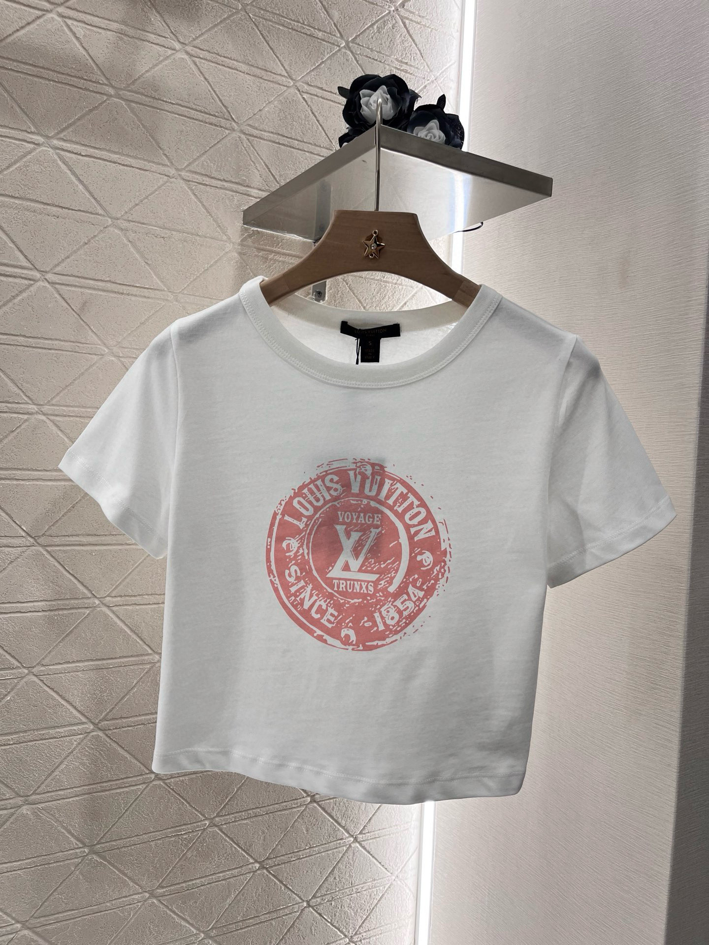 ♥Louis Vuitto*♥2025新品上架
      短款印花𝑇𝑒𝑒
定制YB原生全棉材质 透气舒