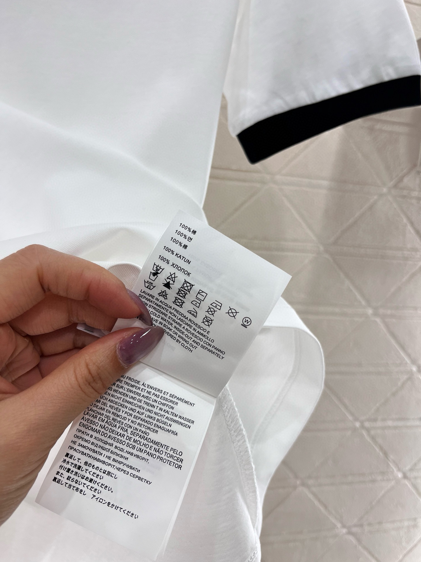 ♥Miumi*♥2025新品上架
       印花字母𝑇𝑒𝑒
定制YB原生全棉材质 透气舒适 质感十足
