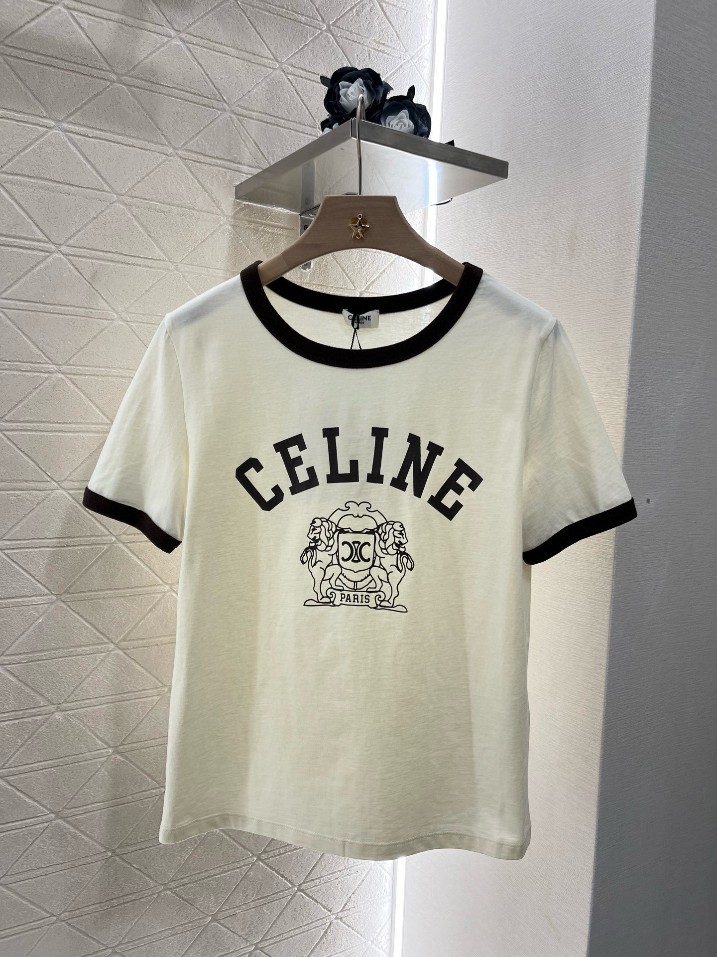 ♥Celin*♥2025新品上架
     印花字母𝑇𝑒𝑒
定制YB原生全棉材质 透气舒适 质感十足 常