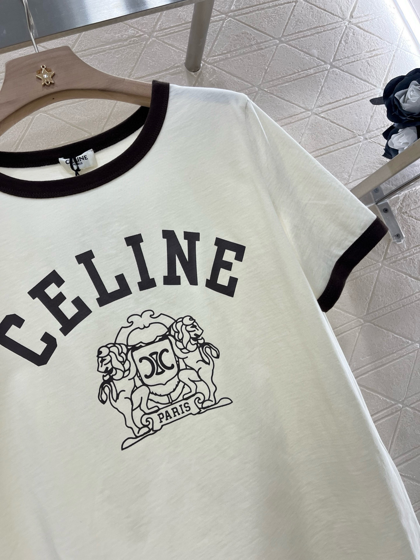 ♥Celin*♥2025新品上架
     印花字母𝑇𝑒𝑒
定制YB原生全棉材质 透气舒适 质感十足 常