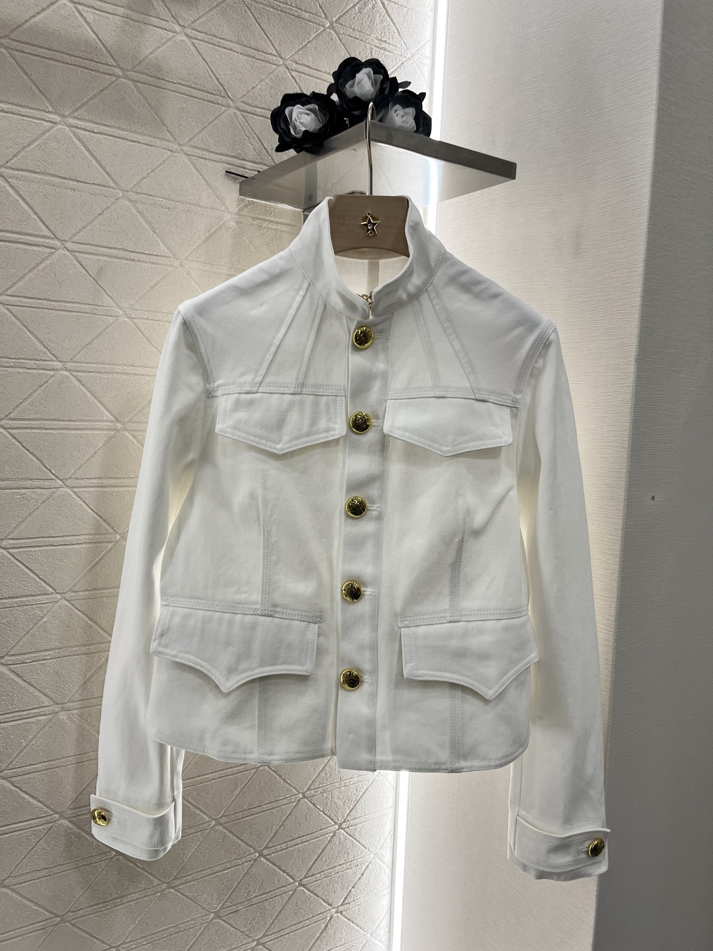 Fashion Forward: Customized Female Outfits with High-End Details