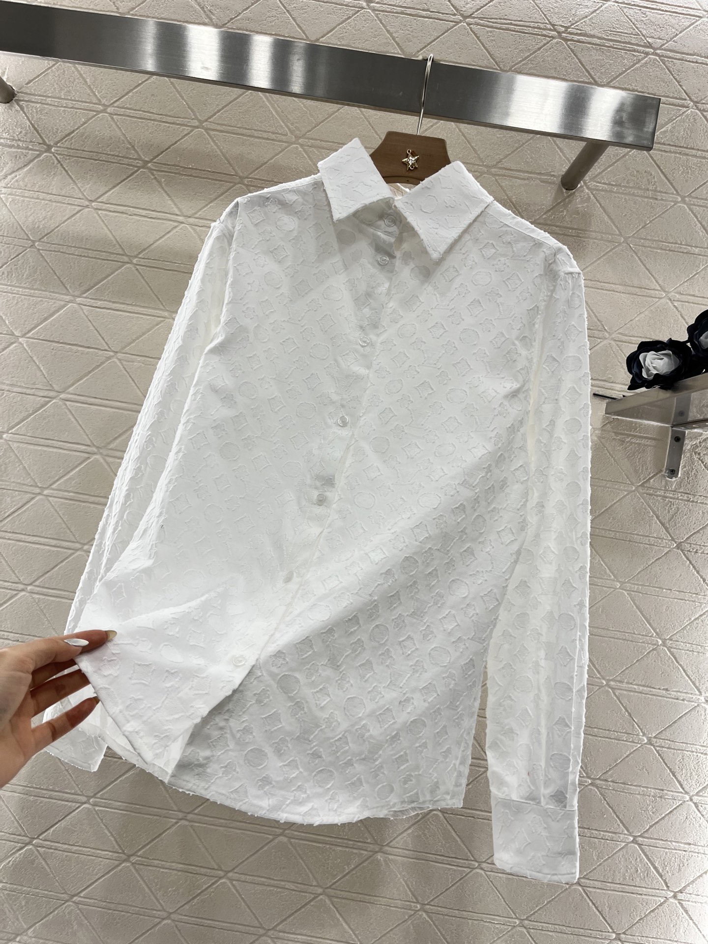 ♥Louis Vuitto*♥2025新品上架
     提花衬衫半裙套装
定制YB斜纹全棉材质 提花工