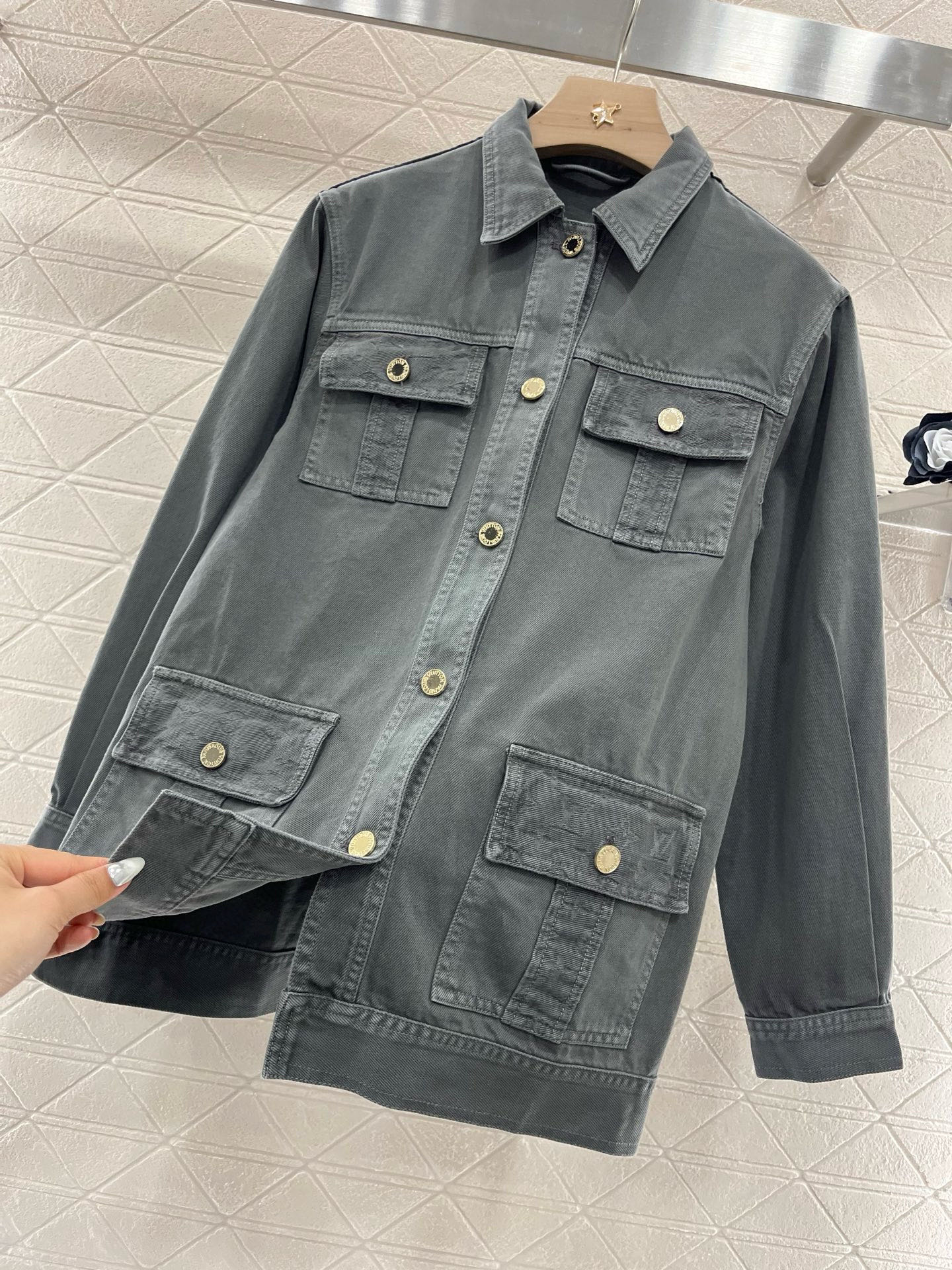 ♥Louis Vuitto*♥2025新品上架
    牛仔提花外套长裤套装
定制YB斜纹全棉牛仔材质 