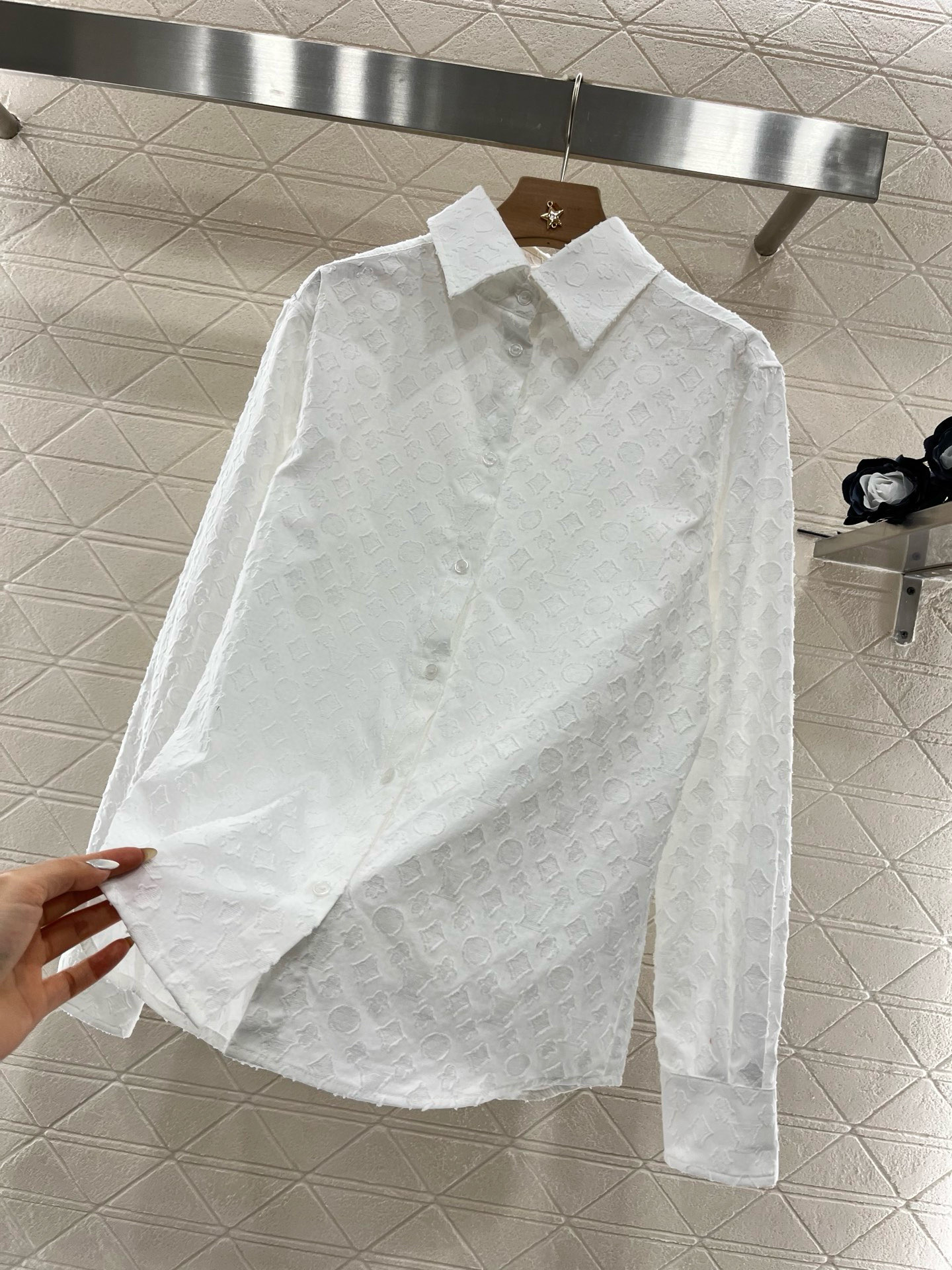 ♥Louis Vuitto*♥2025新品上架
     提花衬衫半裙套装
定制YB斜纹全棉材质 提花工