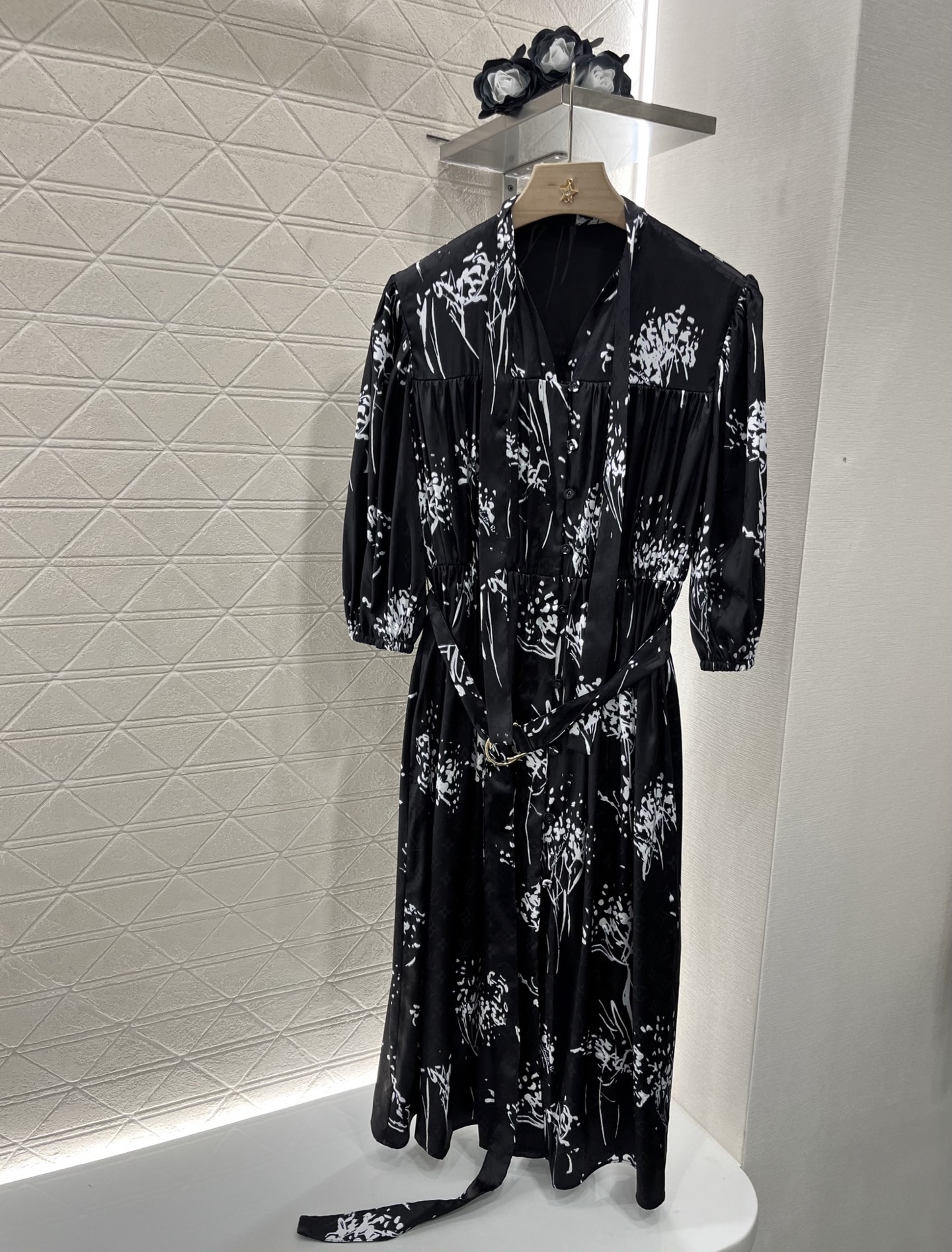 ♥Louis Vuitto*♥2025新品上架
      印花腰带衬衫裙
定制YB进口斜纹稠材质 透气