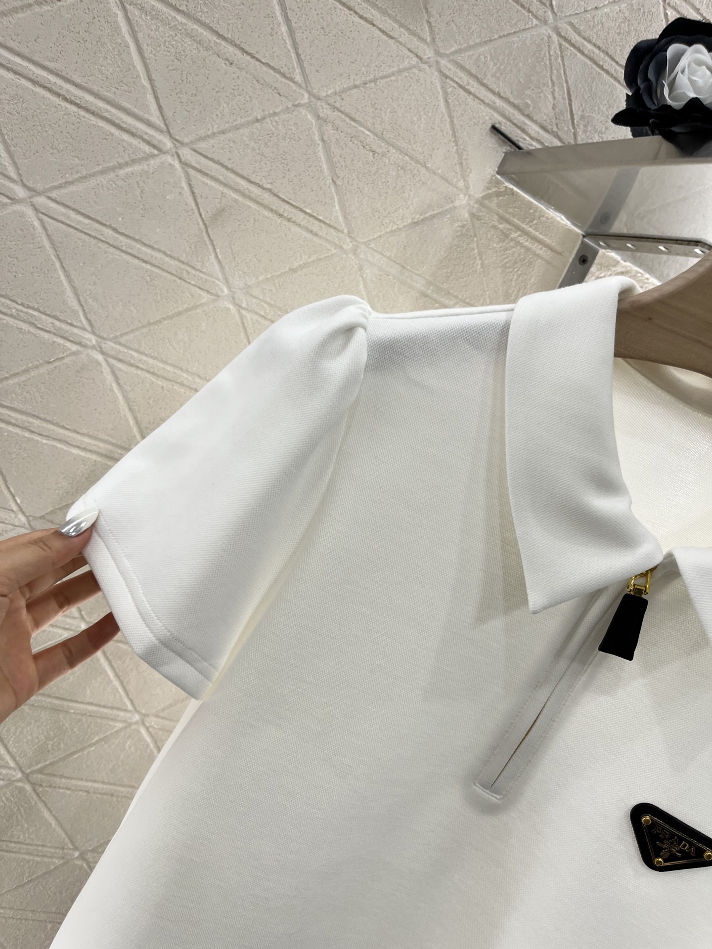 ♥Prad*♥2025新品上架
  翻领上衣抽绳短裙套装
定制YB斜纹全棉材质 舒适软糯 穿搭洋气 翻领