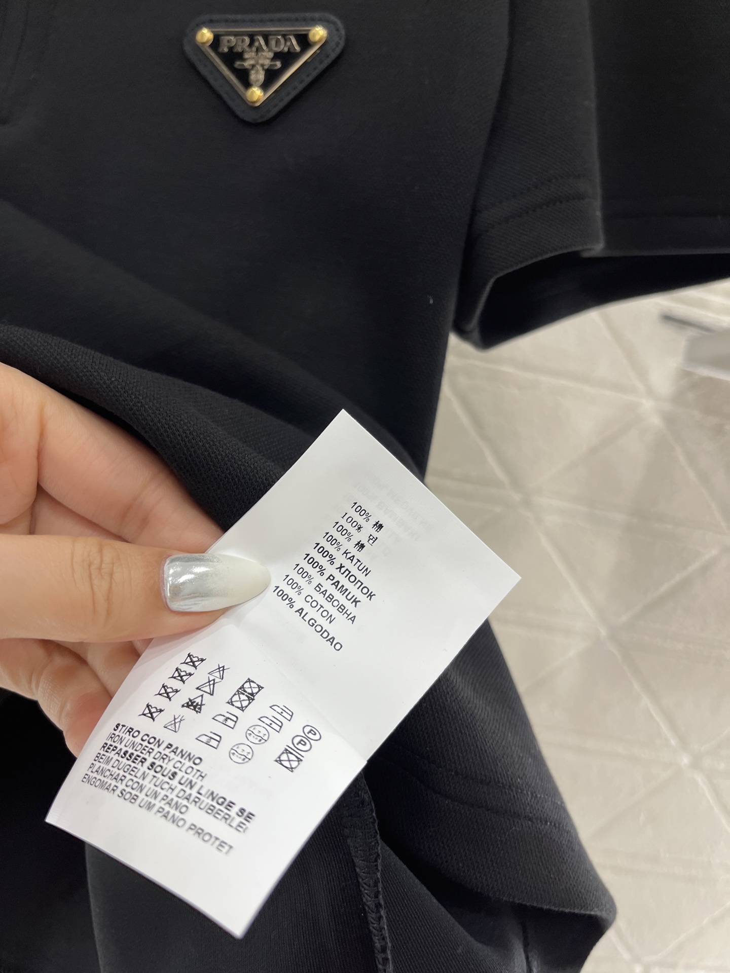 ♥Prad*♥2025新品上架
  翻领上衣抽绳短裙套装
定制YB斜纹全棉材质 舒适软糯 穿搭洋气 翻领