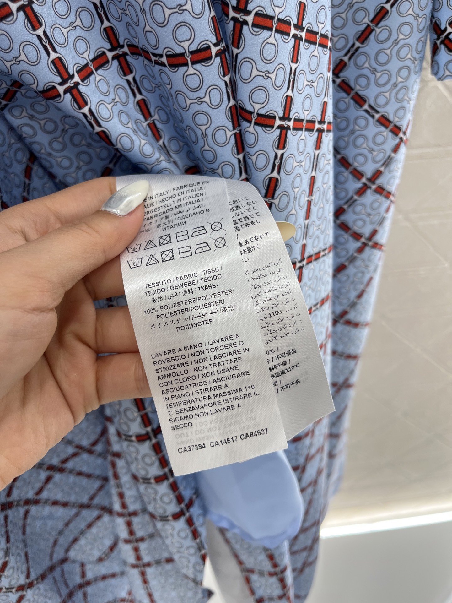 ♥Gucc*♥2025新品上架
      印花腰带衬衫裙
定制YB进口斜纹稠材质 透气舒适 质感十足 