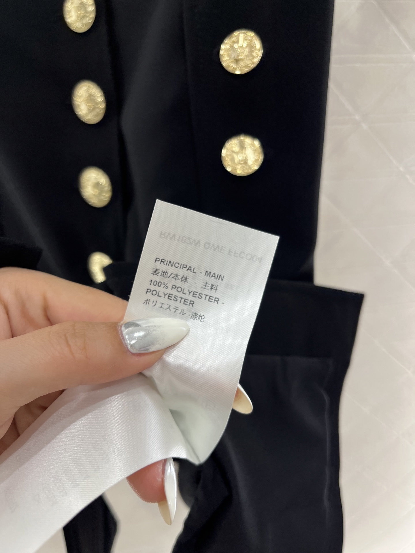 ♥Louis Vuitto*♥2025新品上架
    金扣短袖连衣裙
定制YB进口醋酸材质 质感光泽 