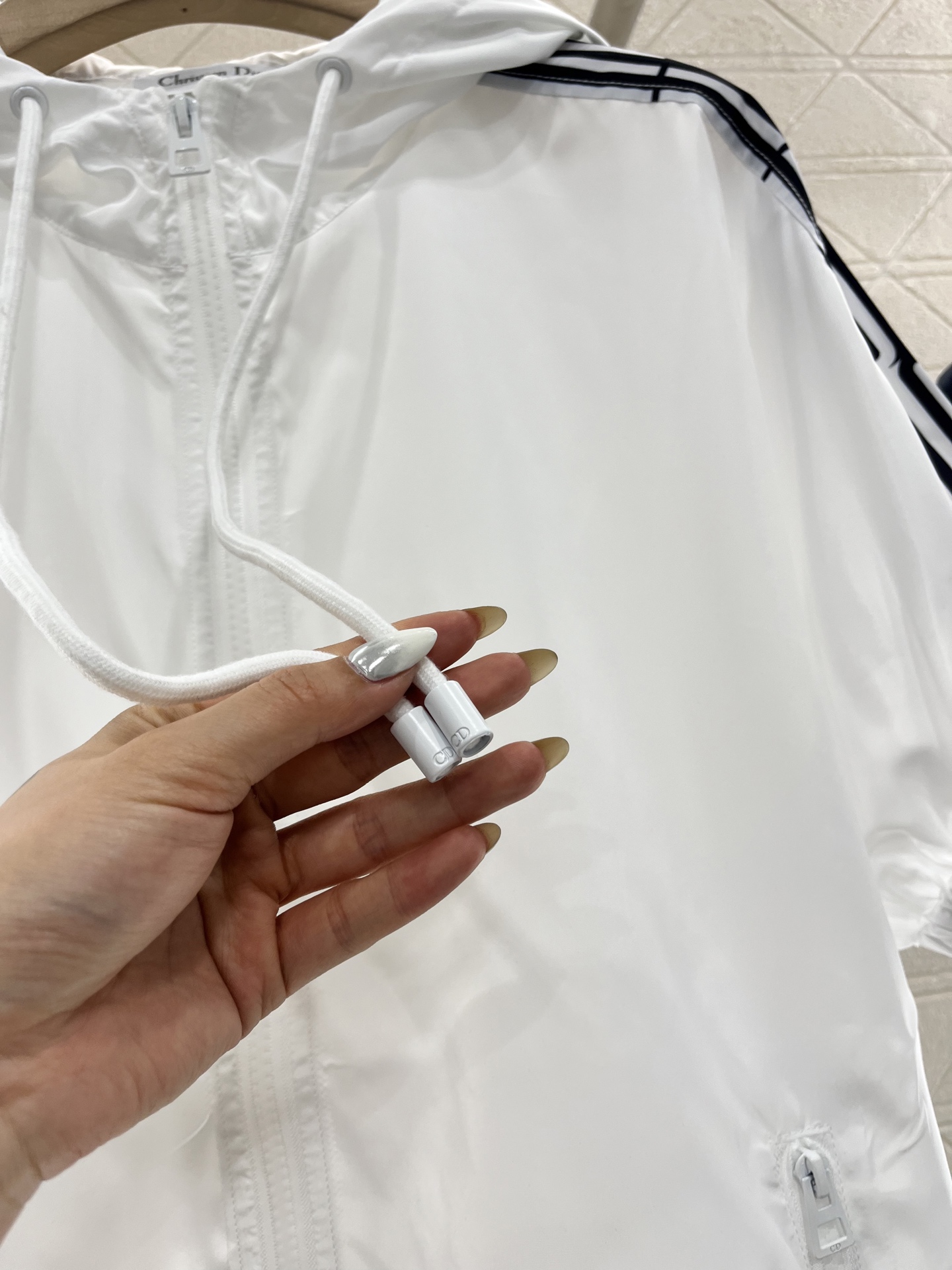 ♥Dio*♥ 2024新品上架
  连帽抽绳外套短裤套装
定制YB进口环保再生尼龙材质 舒适透气 光泽柔