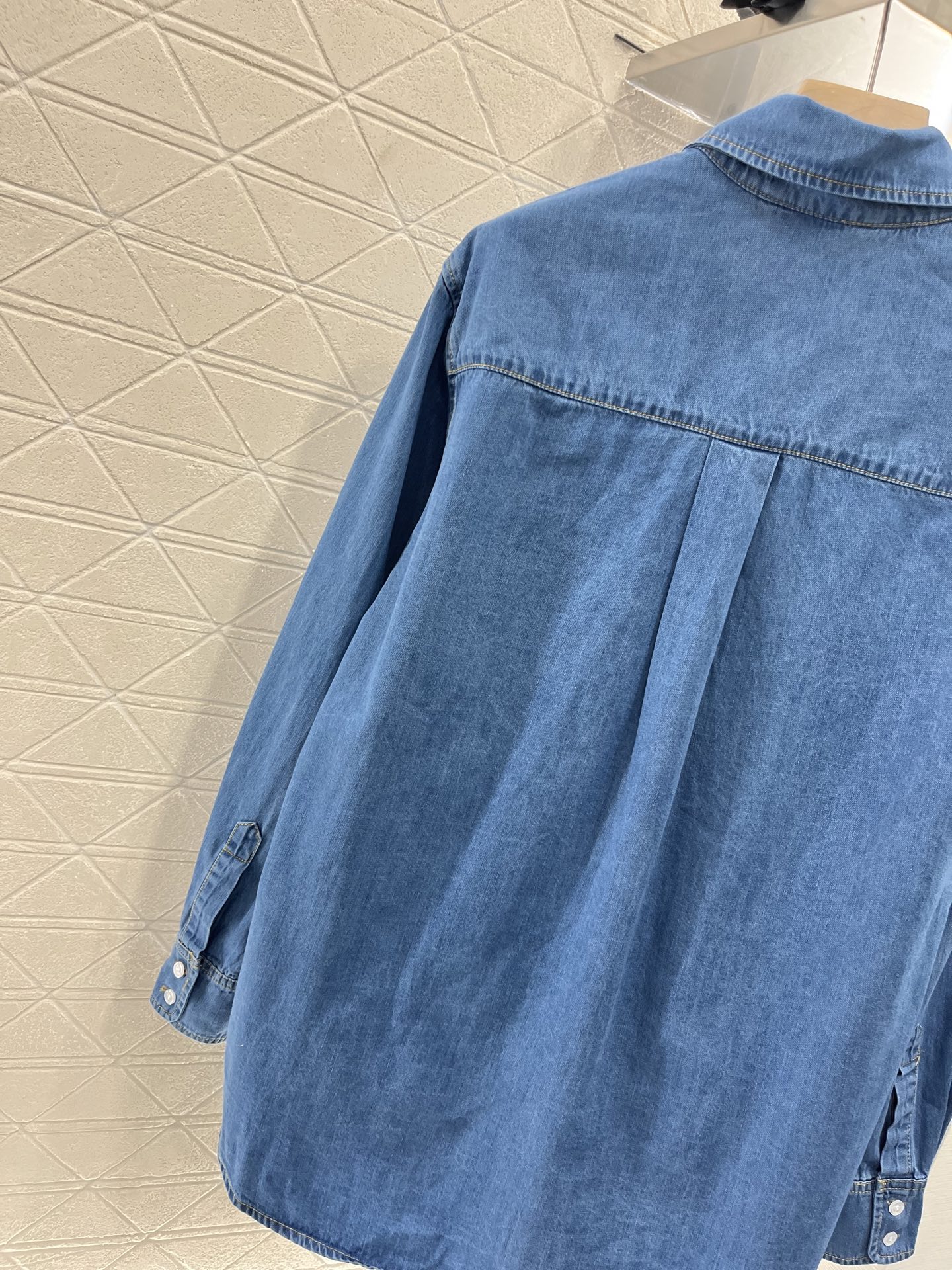 ♥Miumi*♥2025新品上架
 复古水洗衬衣压褶半裙套装
定制YB斜纹棉牛仔材质 质感十足 水洗做旧