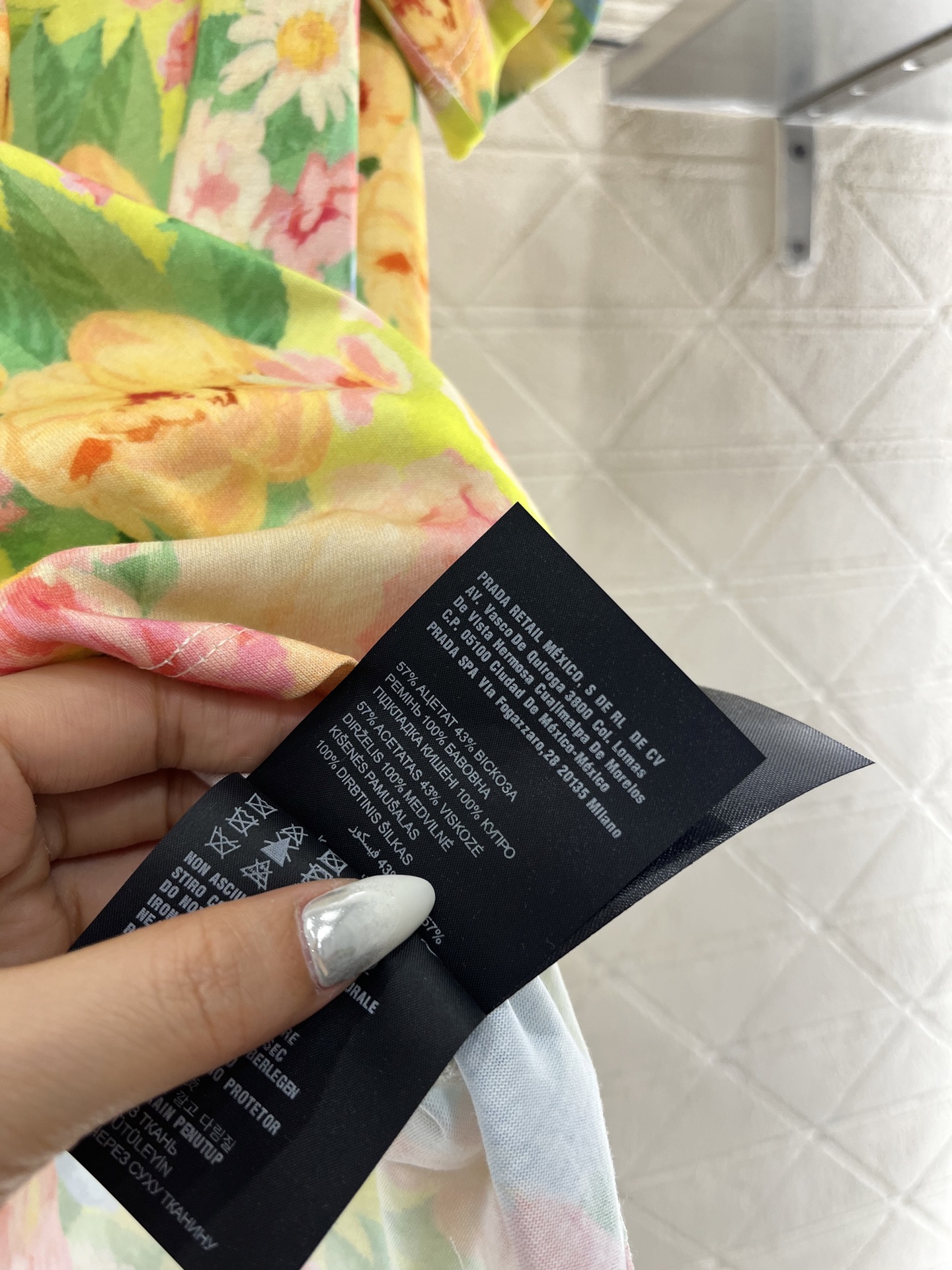 ♥Prad*♥2025新品上架
     撞色螺纹印花𝑇𝑒𝑒
定制YB原生全棉材质 透气舒适 质感十足 