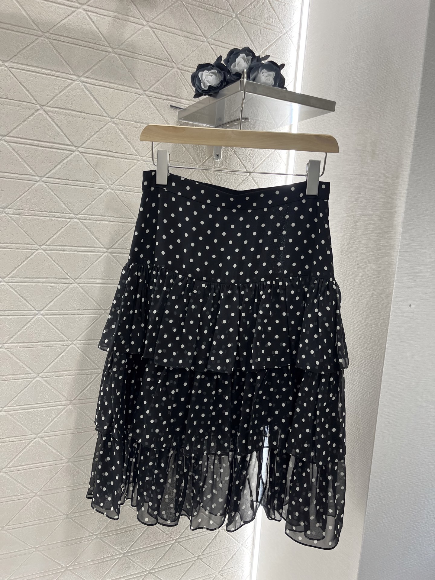 ♥Valentin*♥2025新品上架
   波点度假荷叶蛋糕半裙
定制YB百分百桑蚕丝材质 光泽舒适 
