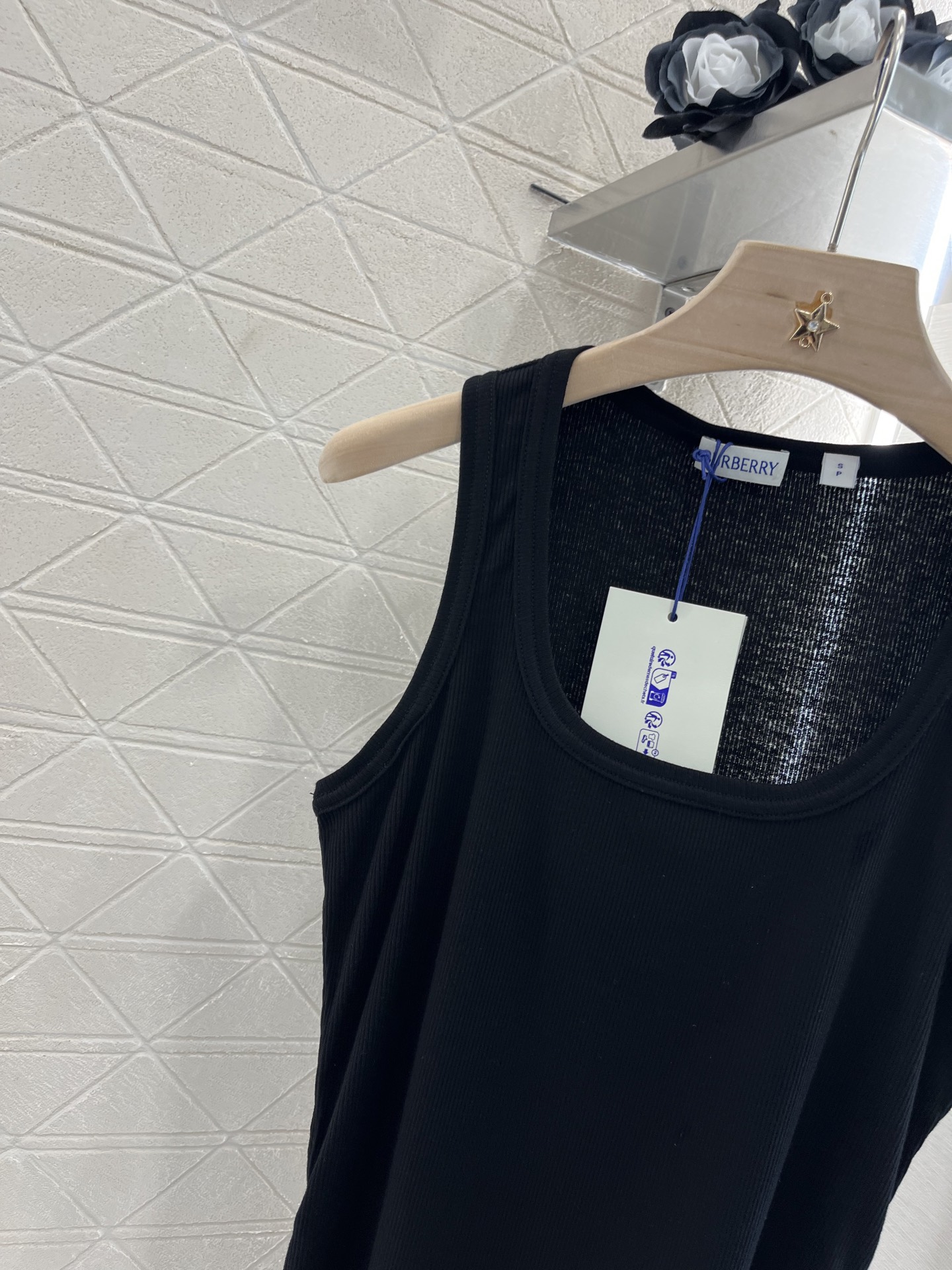 ♥Burberr*♥2025新品上架
     格纹抽绳全棉背心
定制YB原生全棉材质 质感高级舒适 全