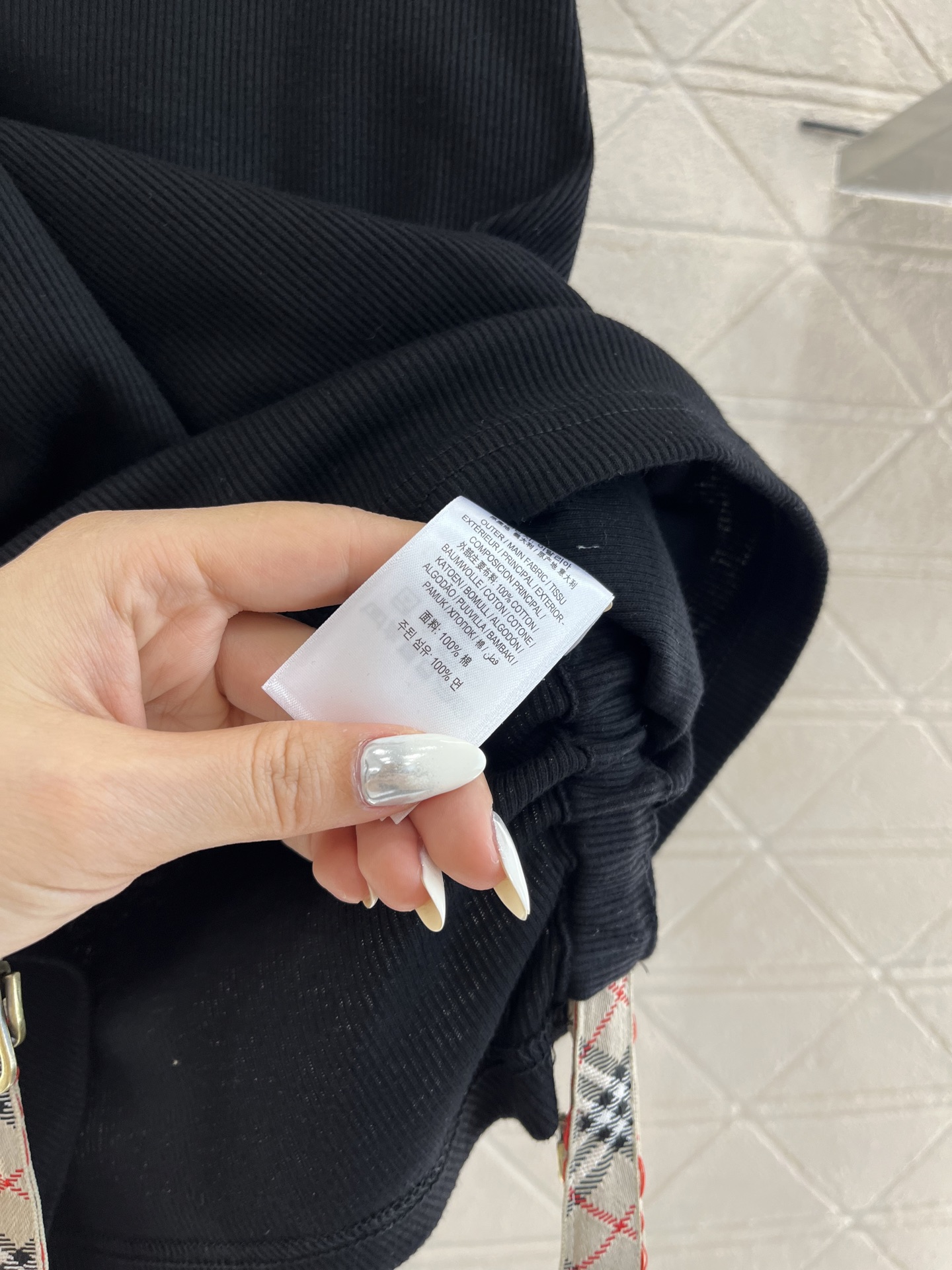 ♥Burberr*♥2025新品上架
     格纹抽绳全棉背心
定制YB原生全棉材质 质感高级舒适 全
