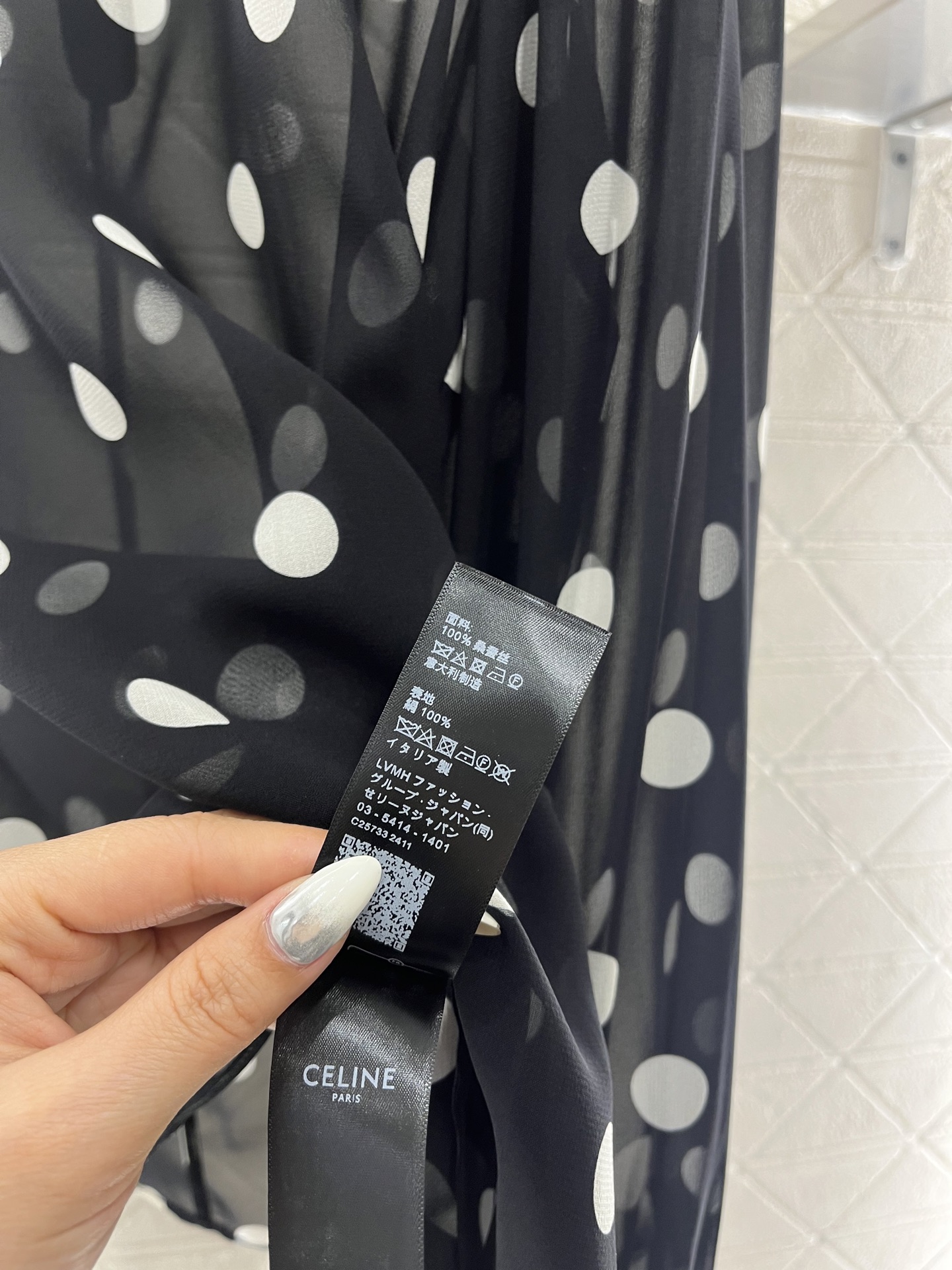 ♥Celin*♥2025新品上架
    真丝波点长袖衬衫
定制YB百分百桑蚕丝材质 质感光泽 养肤舒适