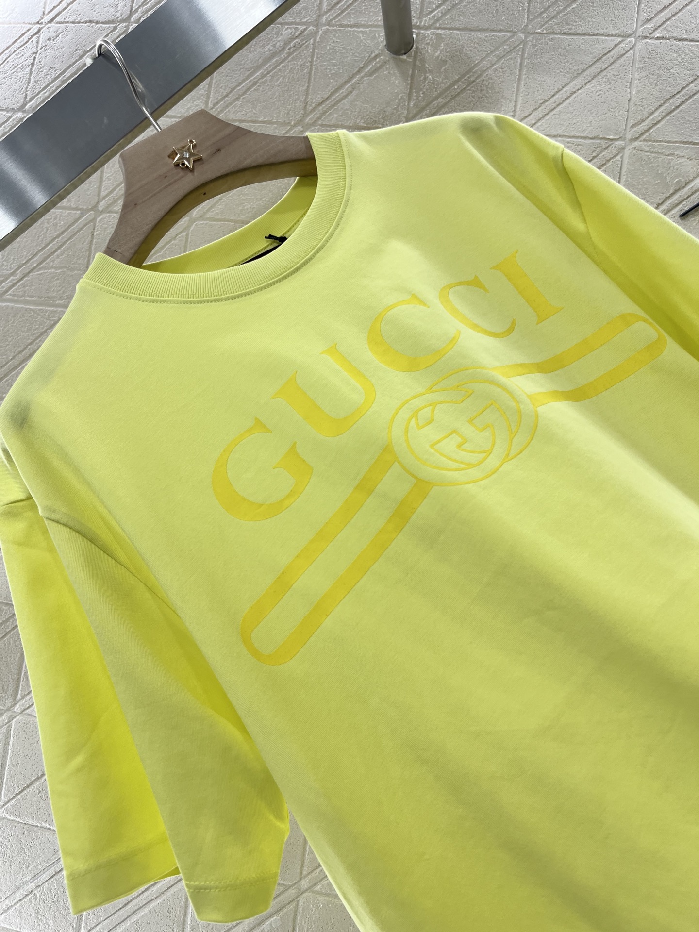♥Gucc*♥2025新品上架
      印花圆领𝑇𝑒𝑒
定制YB原生全棉材质 透气舒适 质感十足 宽