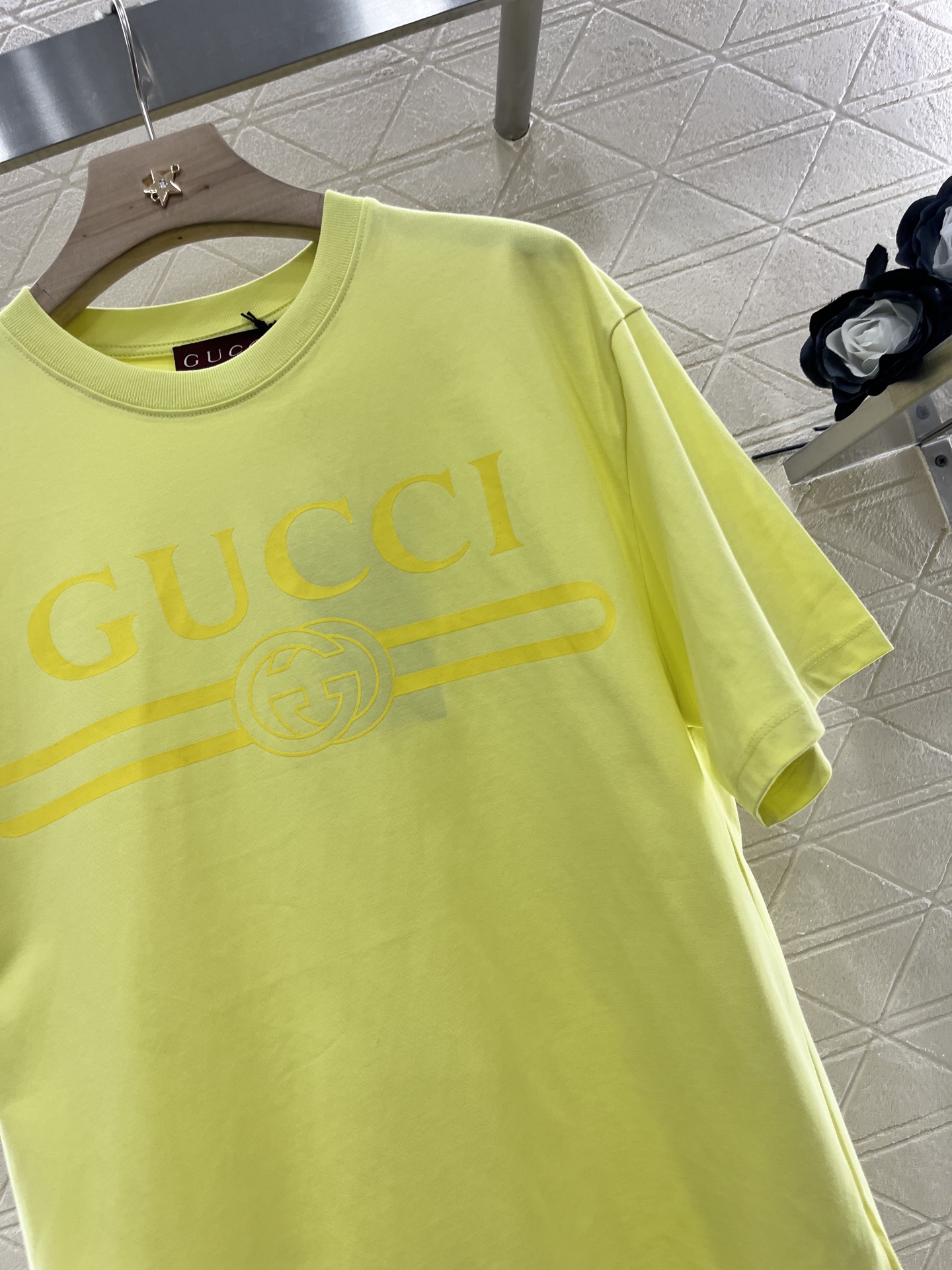 ♥Gucc*♥2025新品上架
      印花圆领𝑇𝑒𝑒
定制YB原生全棉材质 透气舒适 质感十足 宽