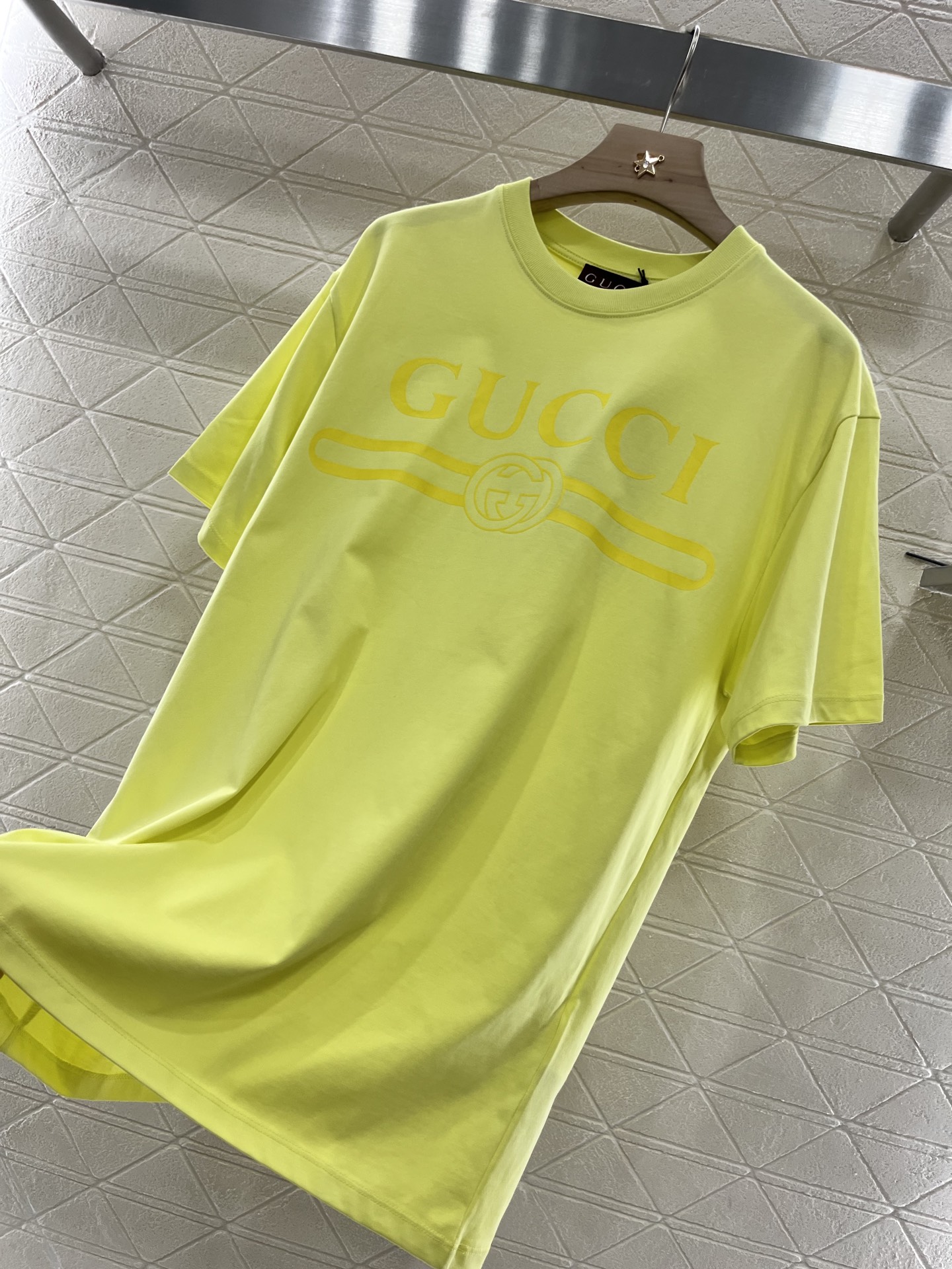 ♥Gucc*♥2025新品上架
      印花圆领𝑇𝑒𝑒
定制YB原生全棉材质 透气舒适 质感十足 宽