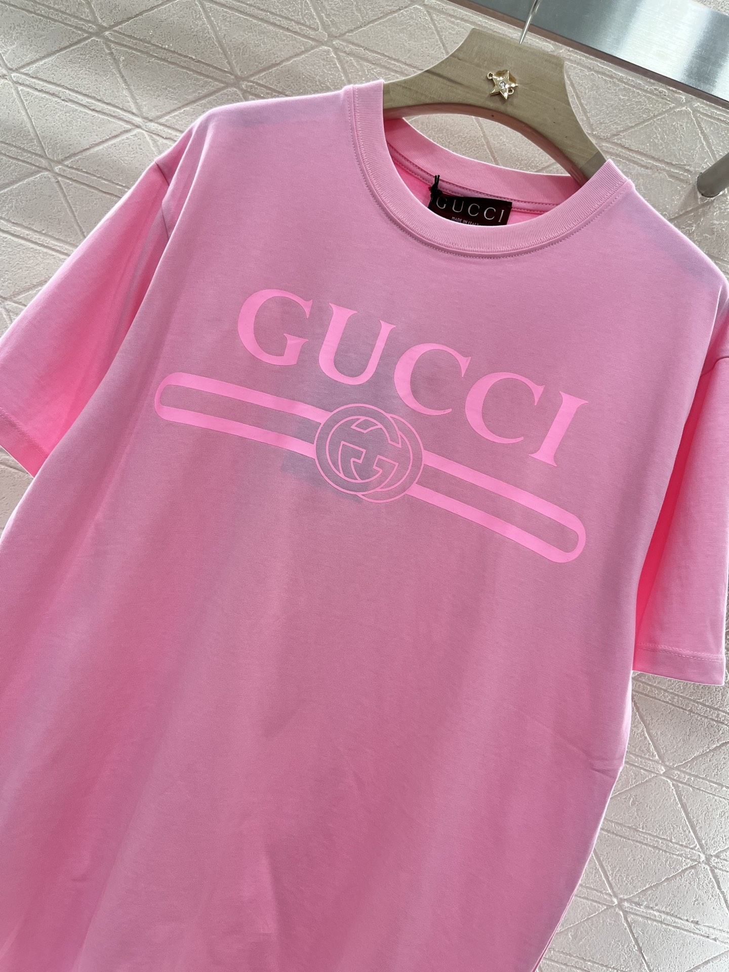 ♥Gucc*♥2025新品上架
      印花圆领𝑇𝑒𝑒
定制YB原生全棉材质 透气舒适 质感十足 宽