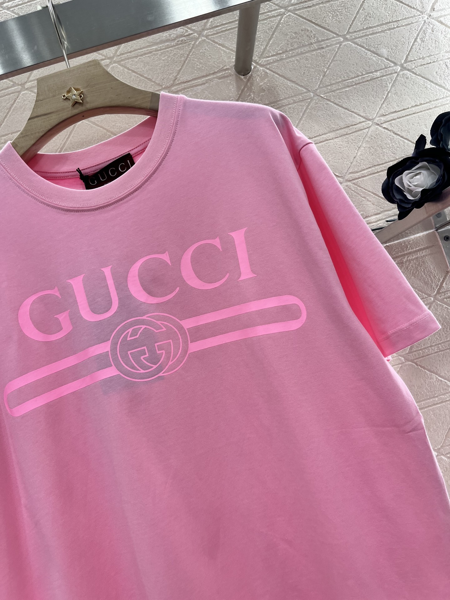 ♥Gucc*♥2025新品上架
      印花圆领𝑇𝑒𝑒
定制YB原生全棉材质 透气舒适 质感十足 宽