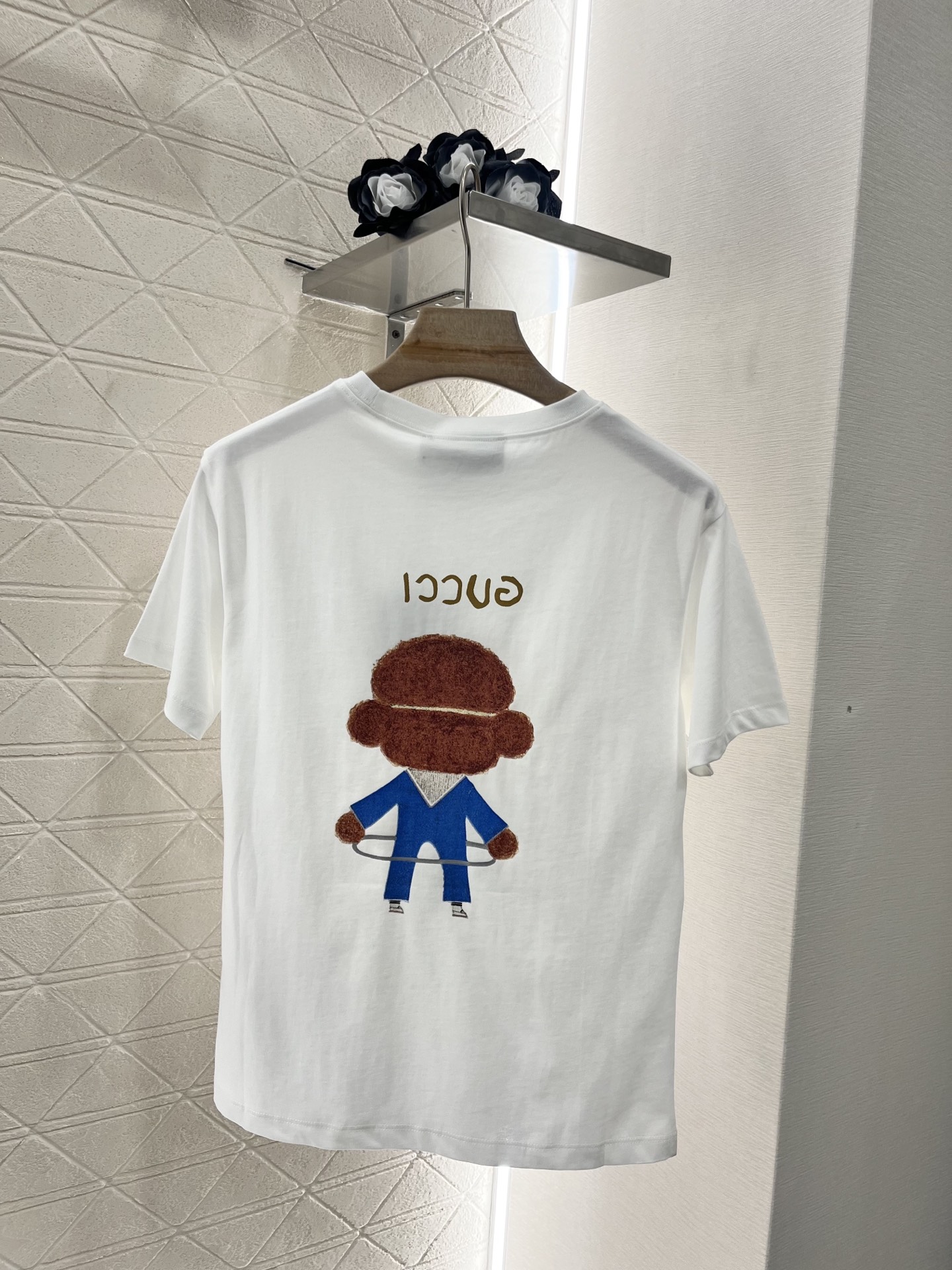 ♥Gucc*♥2025新品上架
     圆领印花卡通𝑇𝑒𝑒
定制YB原生全棉材质 透气舒适 质感十足 