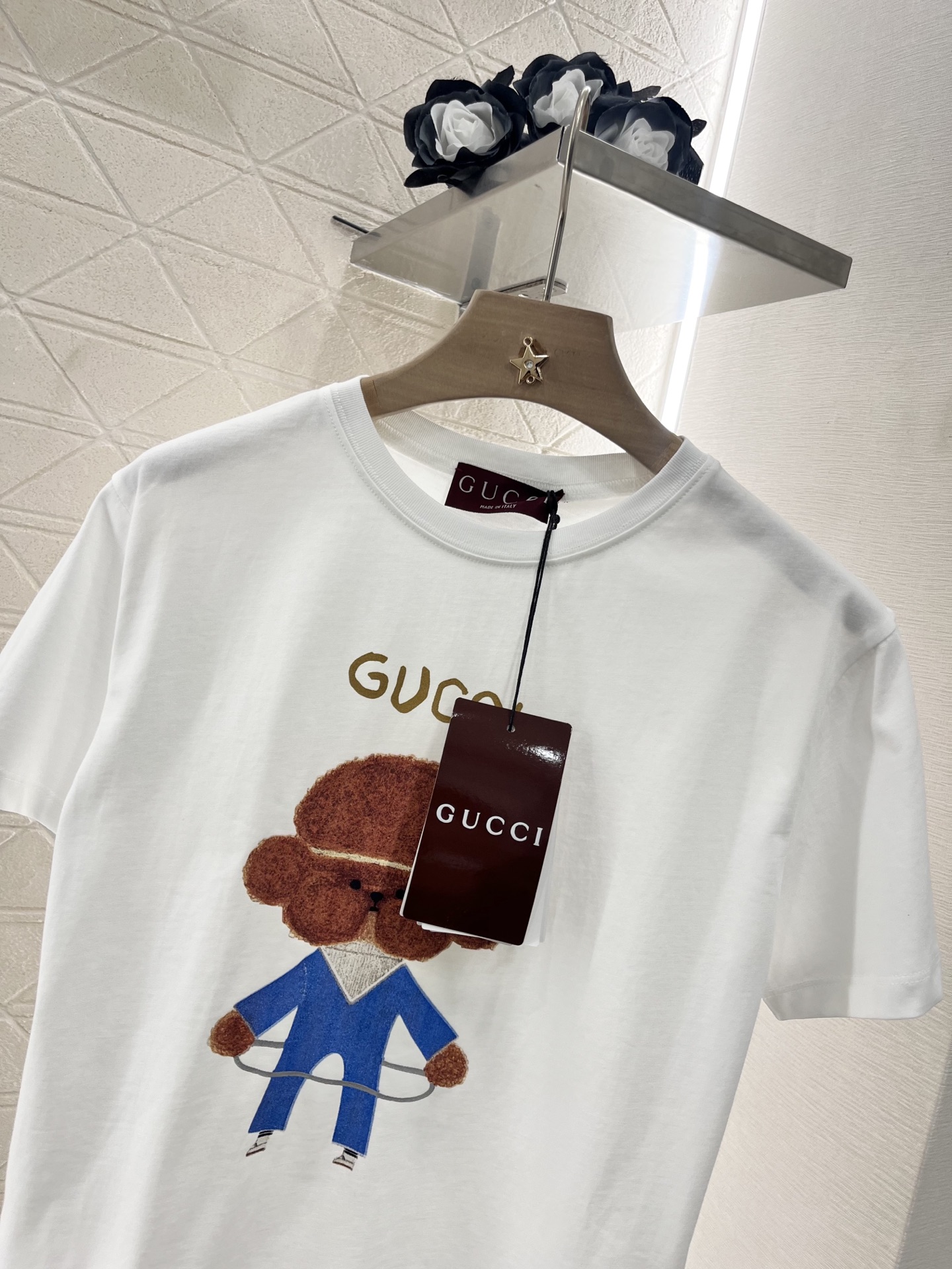 ♥Gucc*♥2025新品上架
     圆领印花卡通𝑇𝑒𝑒
定制YB原生全棉材质 透气舒适 质感十足 