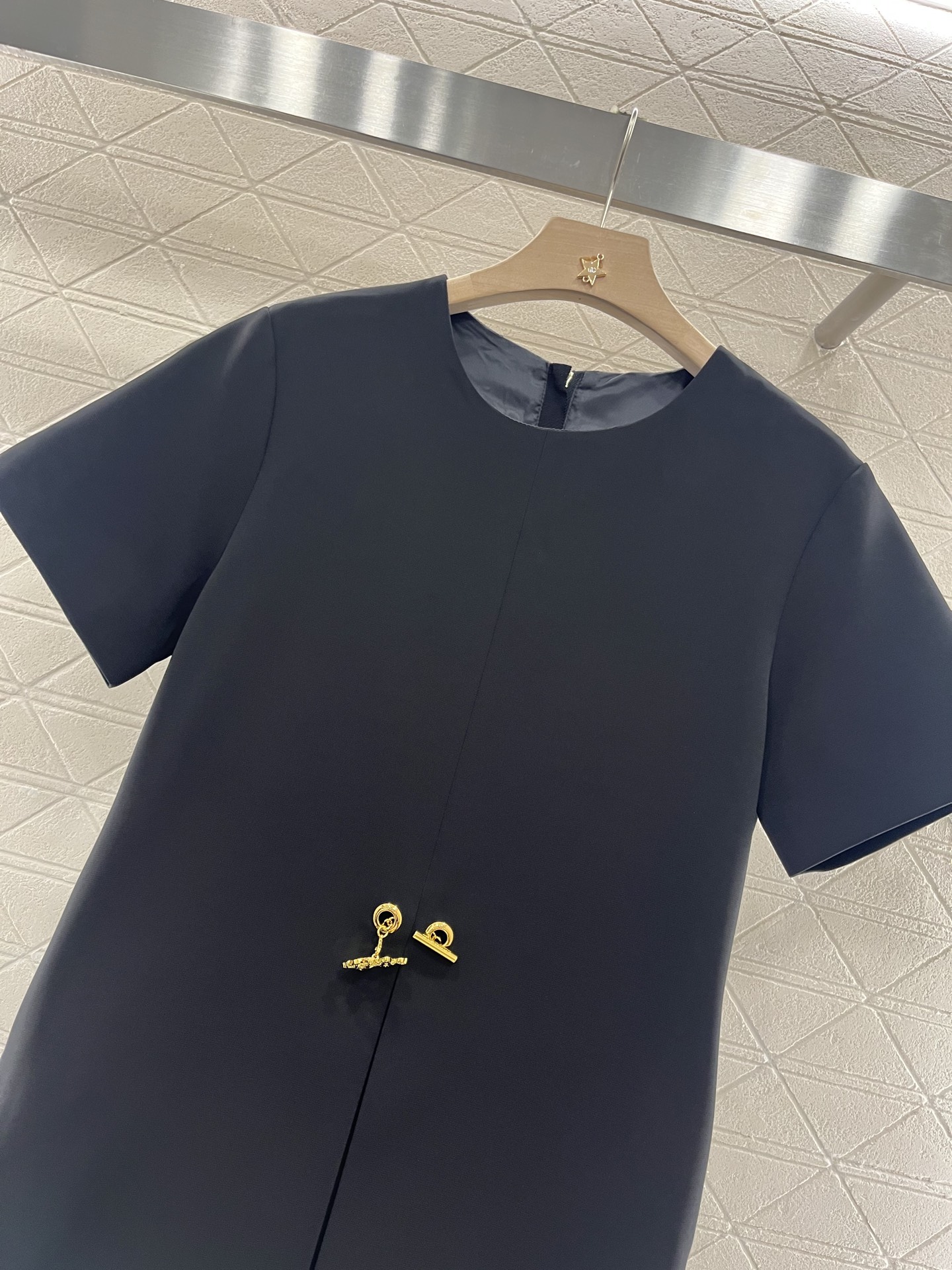 ♥Louis Vuitto*♥2025新品上架
      链条短袖连衣裙
定制YB进口醋酸材质 质感光