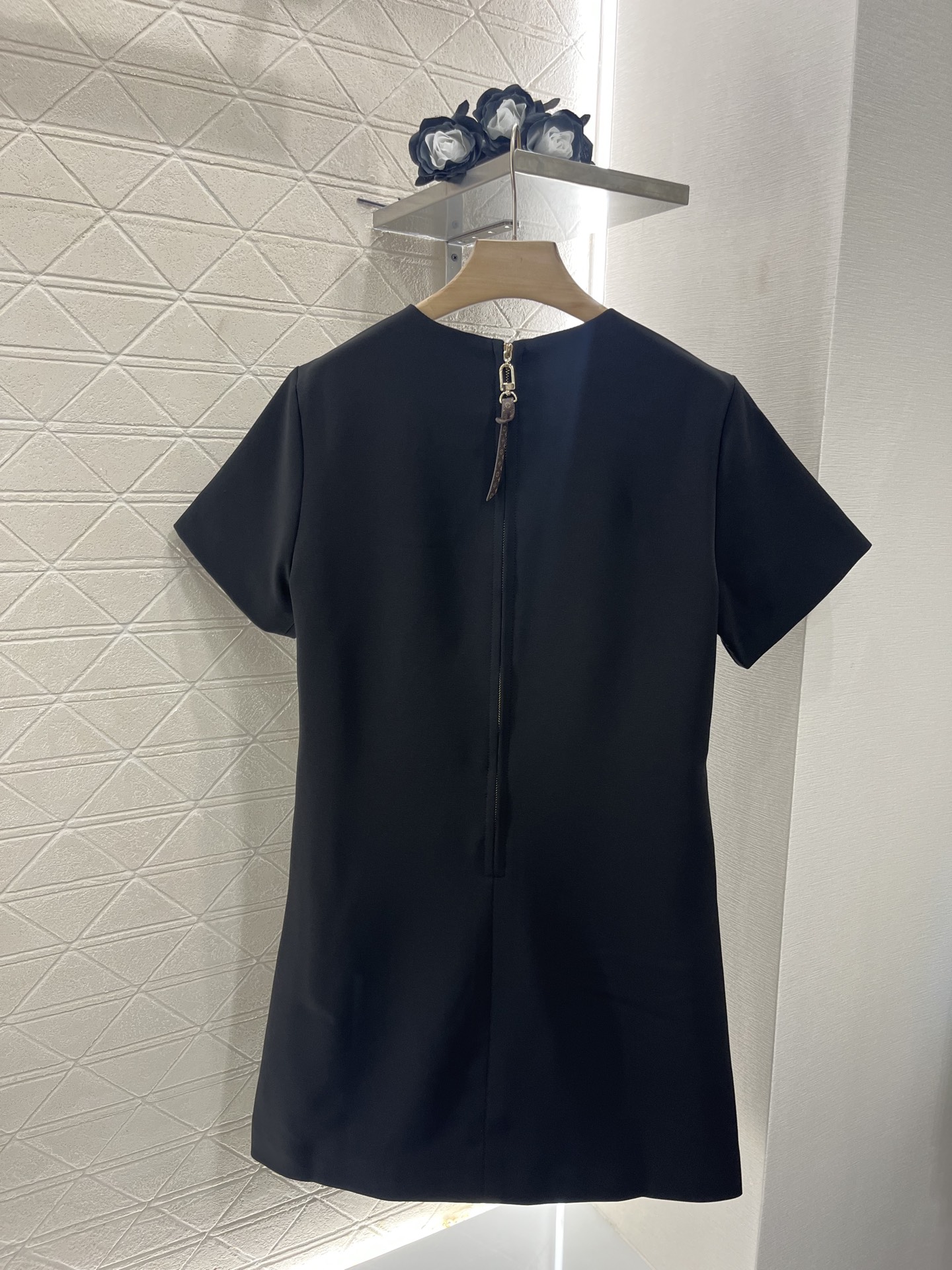 ♥Louis Vuitto*♥2025新品上架
      链条短袖连衣裙
定制YB进口醋酸材质 质感光