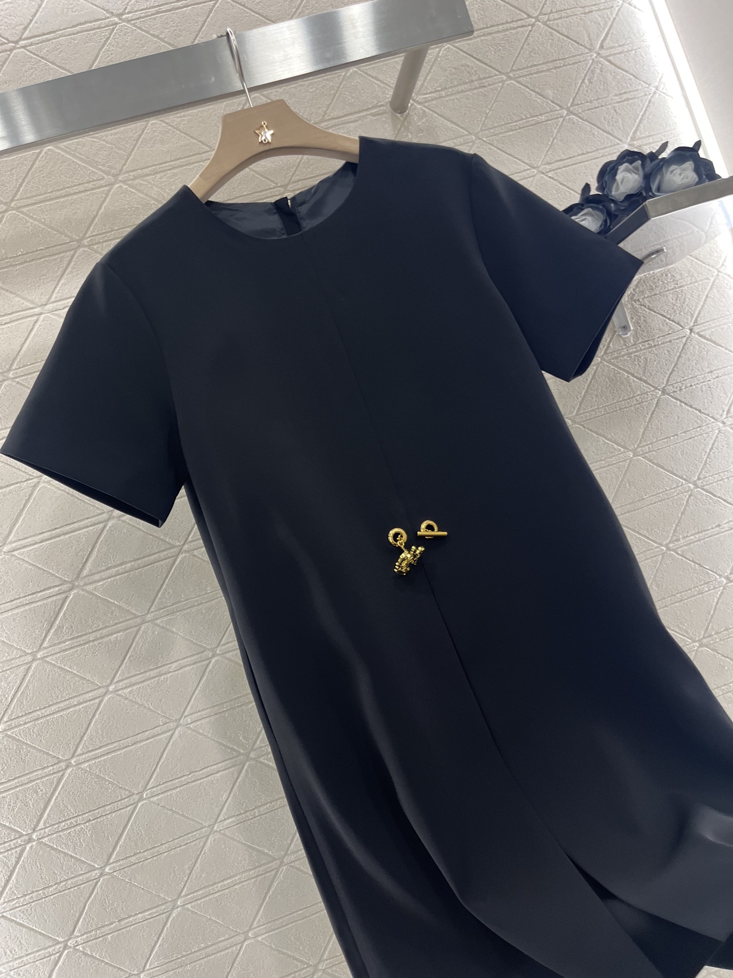 ♥Louis Vuitto*♥2025新品上架
      链条短袖连衣裙
定制YB进口醋酸材质 质感光