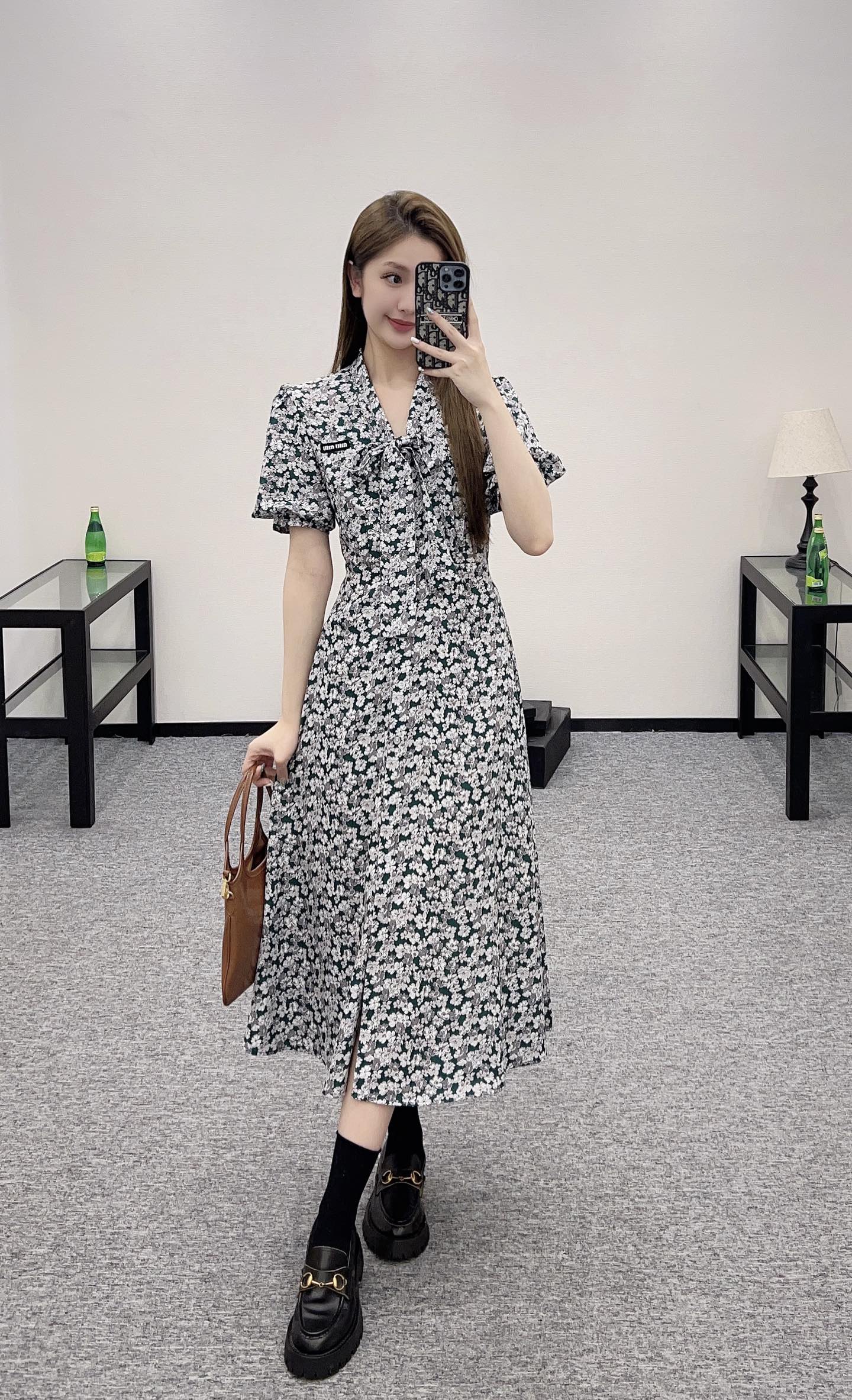 NO:330211,Class representative handed in homework, alexander wang19860909课代表交作业,,alexander wang,Women's clothing