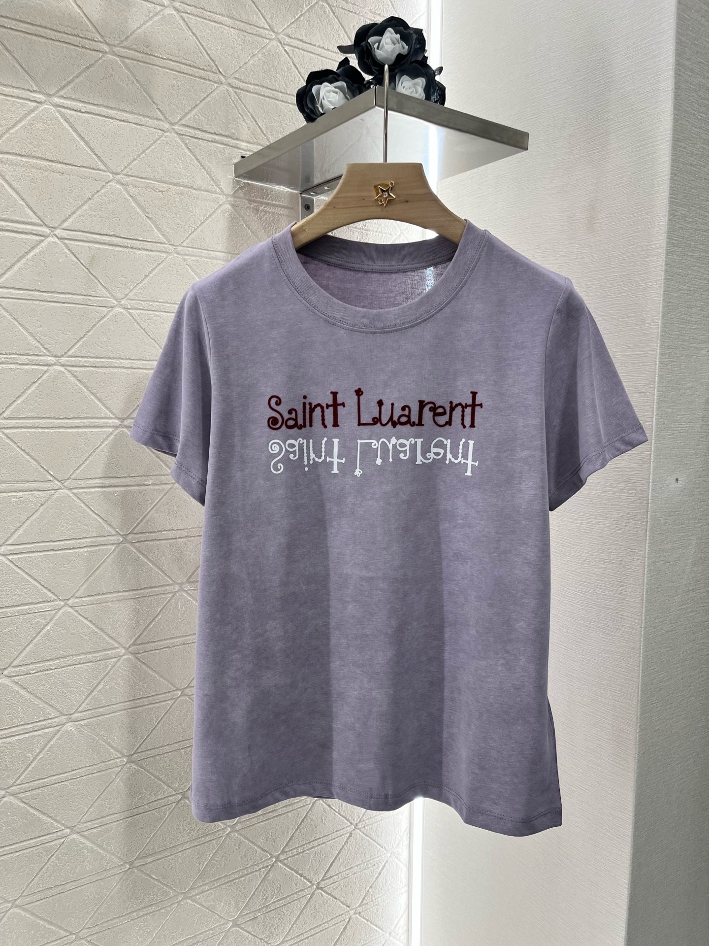 ♥Saint Lauren*♥2025新品上架
       圆领印花徽标𝑇𝑒𝑒
定制YB原生全棉材质 