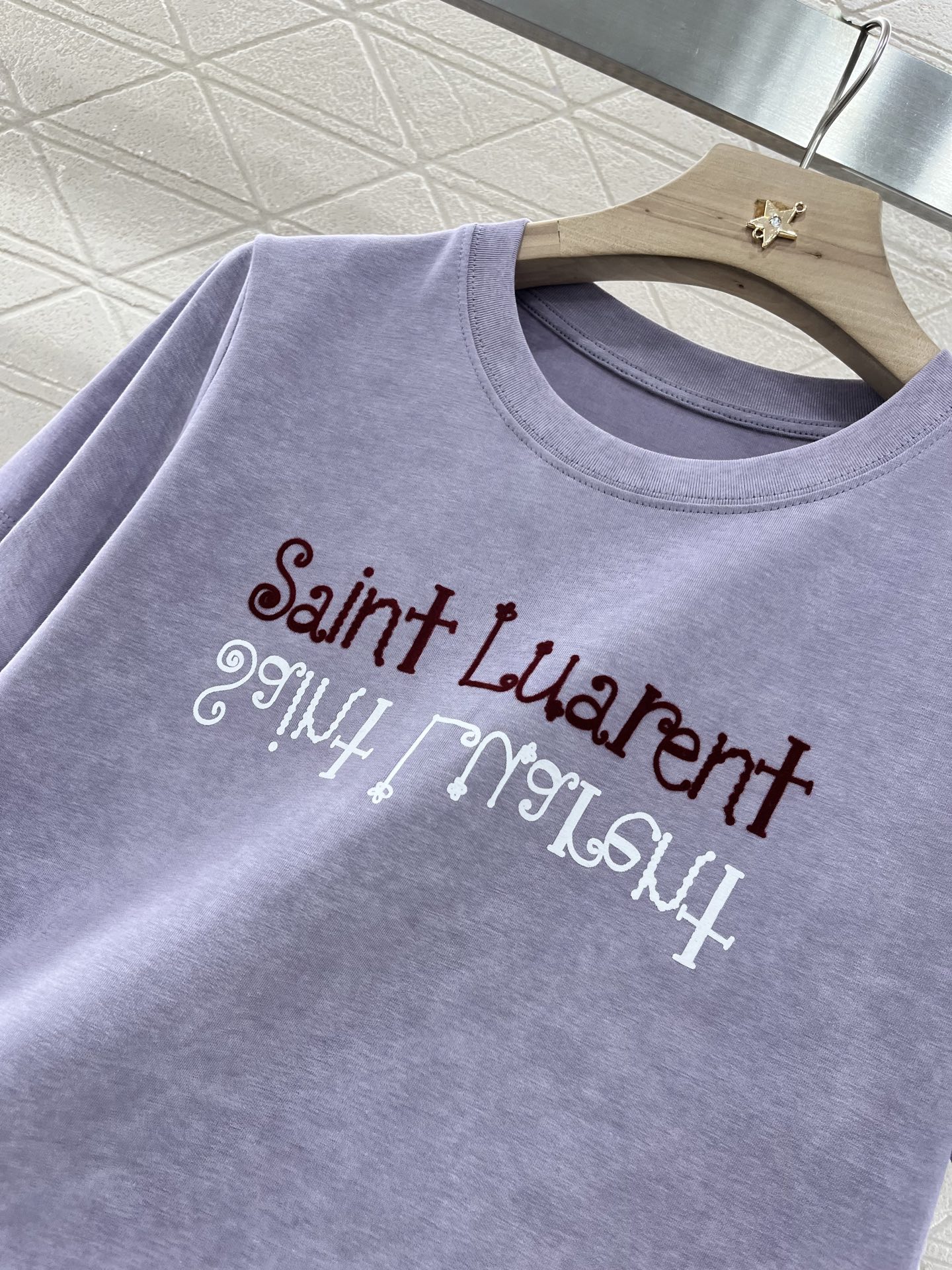 ♥Saint Lauren*♥2025新品上架
       圆领印花徽标𝑇𝑒𝑒
定制YB原生全棉材质 