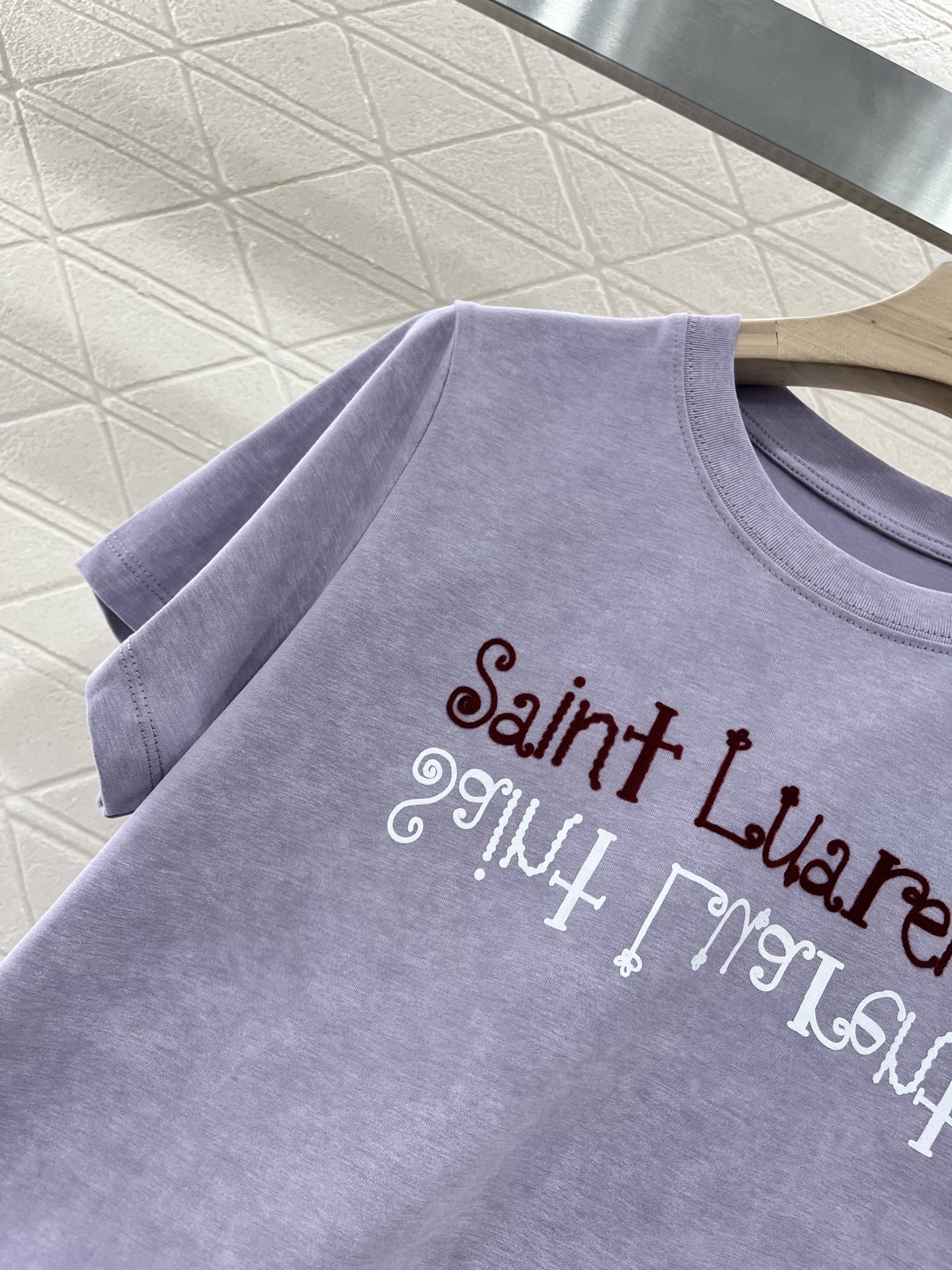 ♥Saint Lauren*♥2025新品上架
       圆领印花徽标𝑇𝑒𝑒
定制YB原生全棉材质 