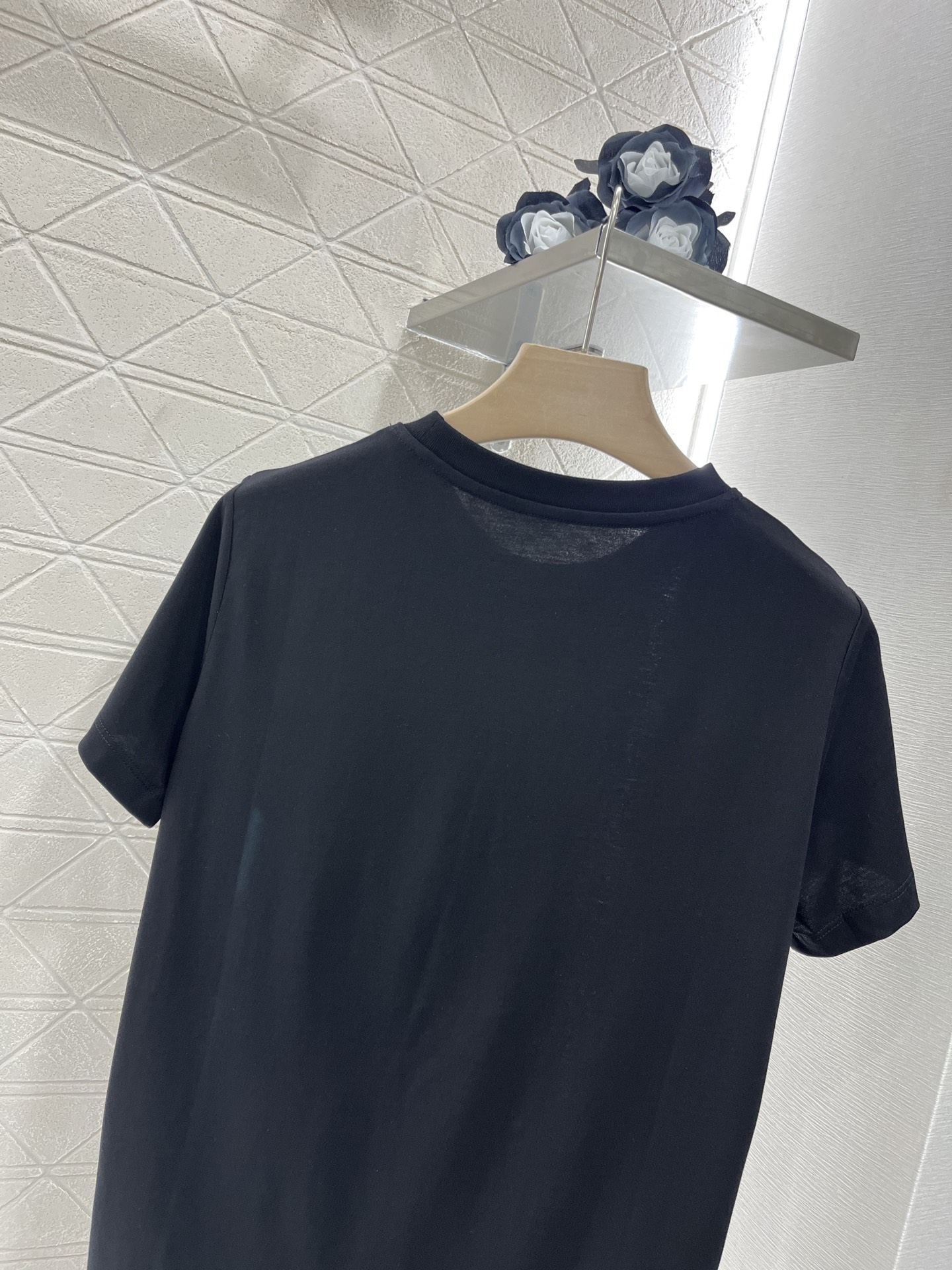 ♥Saint Lauren*♥2025新品上架
       圆领印花徽标𝑇𝑒𝑒
定制YB原生全棉材质 