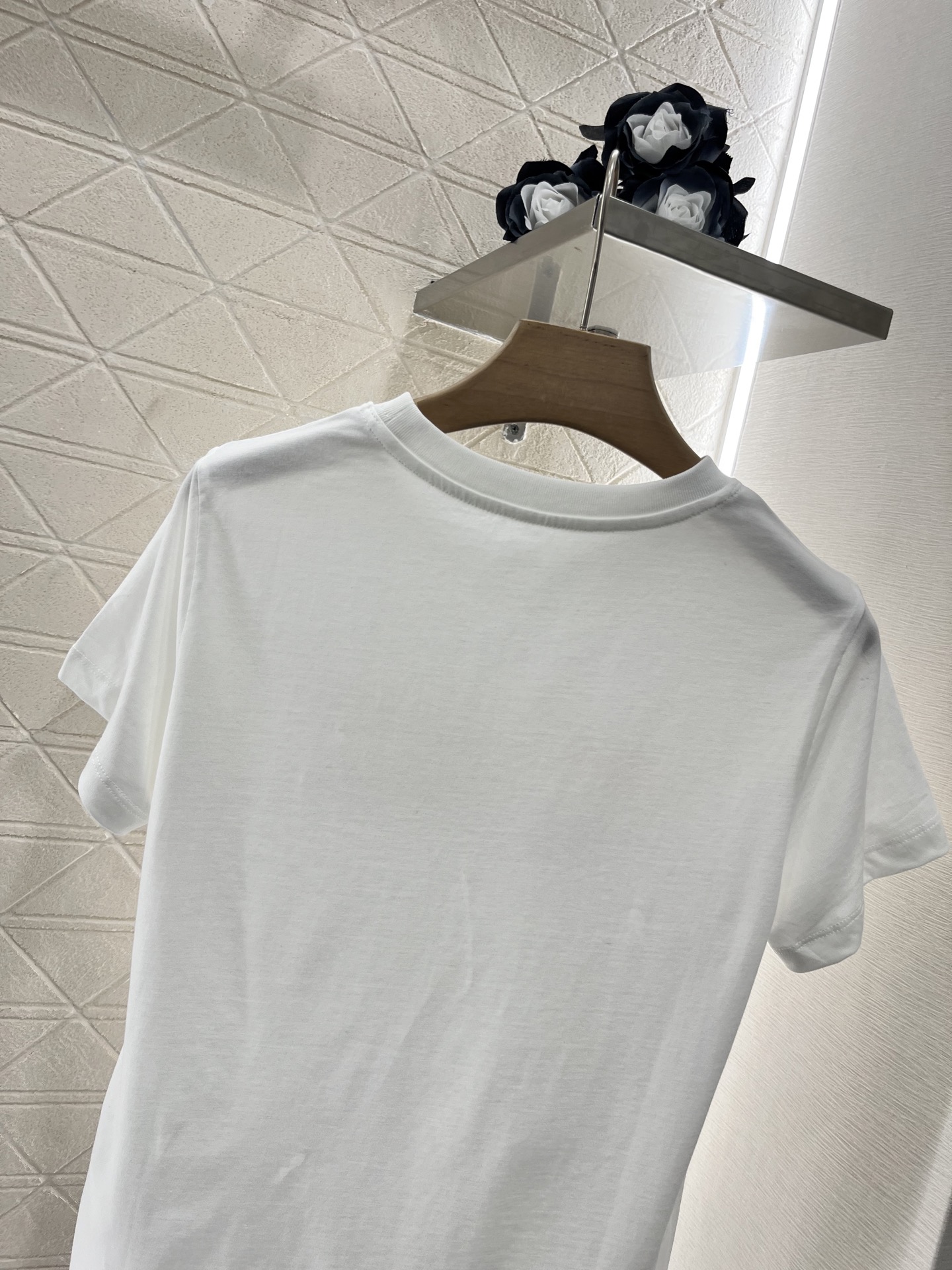 ♥Saint Lauren*♥2025新品上架
       圆领印花徽标𝑇𝑒𝑒
定制YB原生全棉材质 