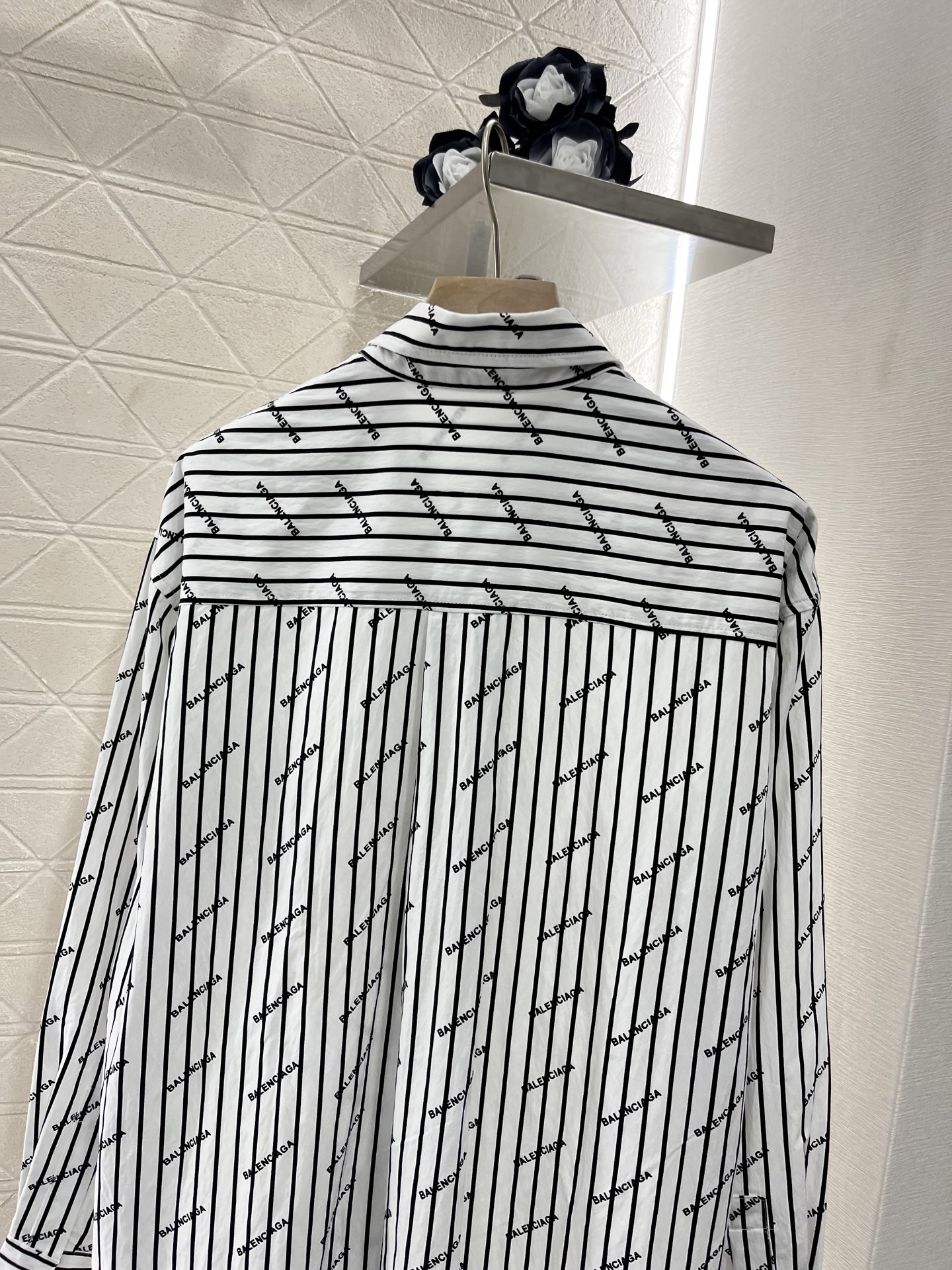 ♥Balenciag*♥2025新品上架
     条纹刺绣口袋衬衣
定制YB斜纹全棉材质 质感舒适细腻