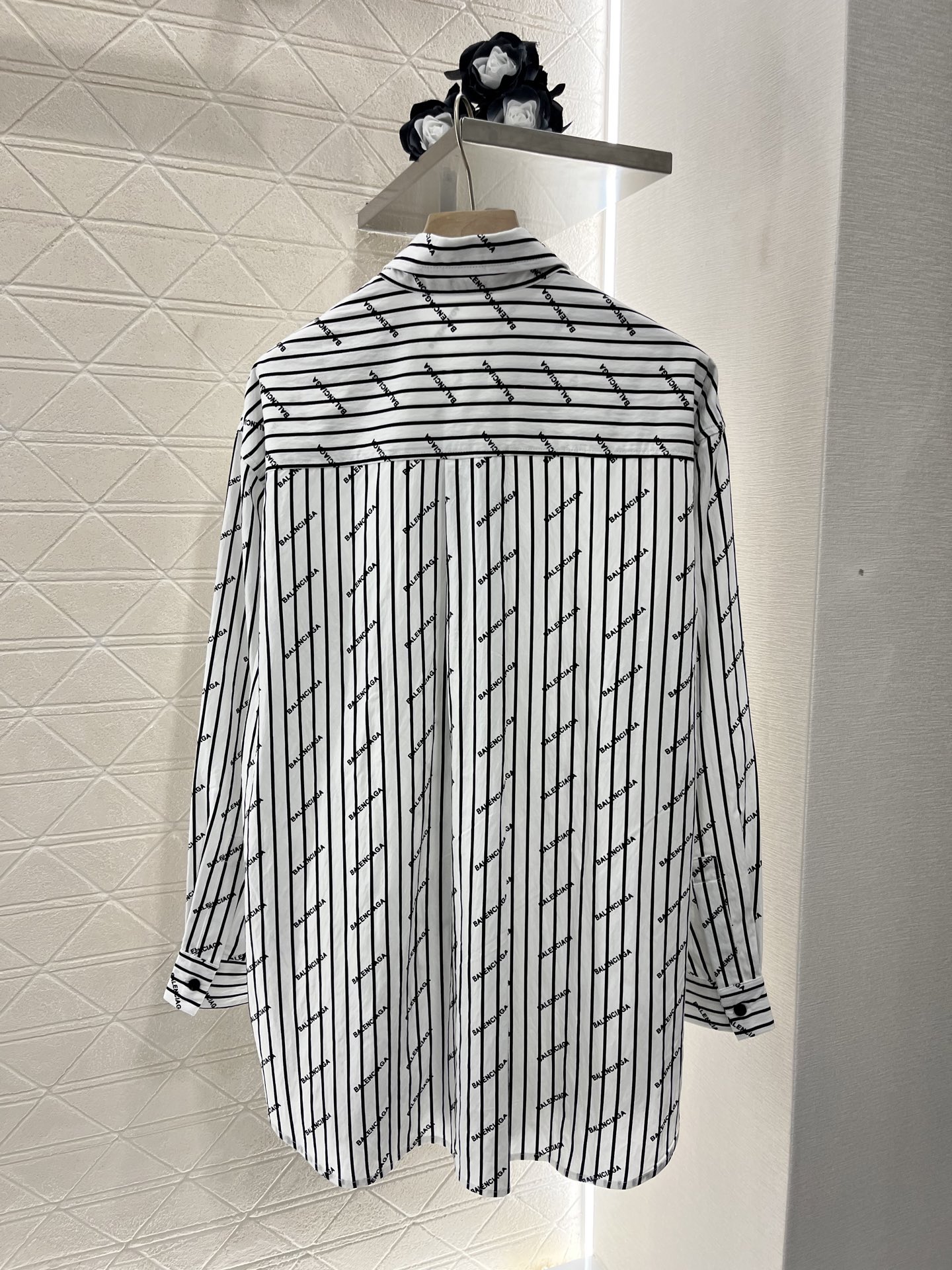 ♥Balenciag*♥2025新品上架
     条纹刺绣口袋衬衣
定制YB斜纹全棉材质 质感舒适细腻