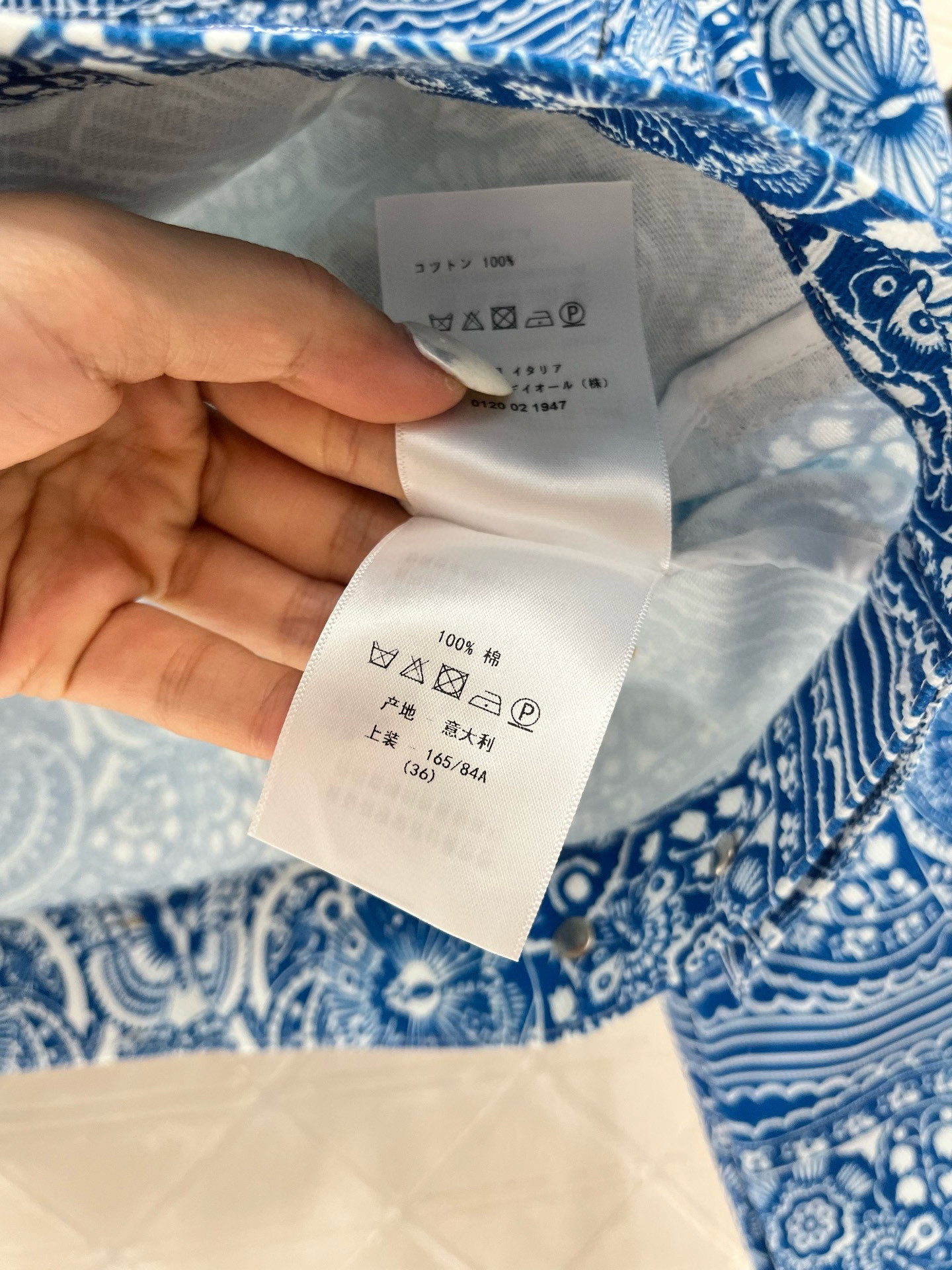 ♥Dio*♥2025新品上架
  印花牛仔外套短裤套装
定制YB斜纹棉牛仔材质 多重水洗 呈现出挺括质感