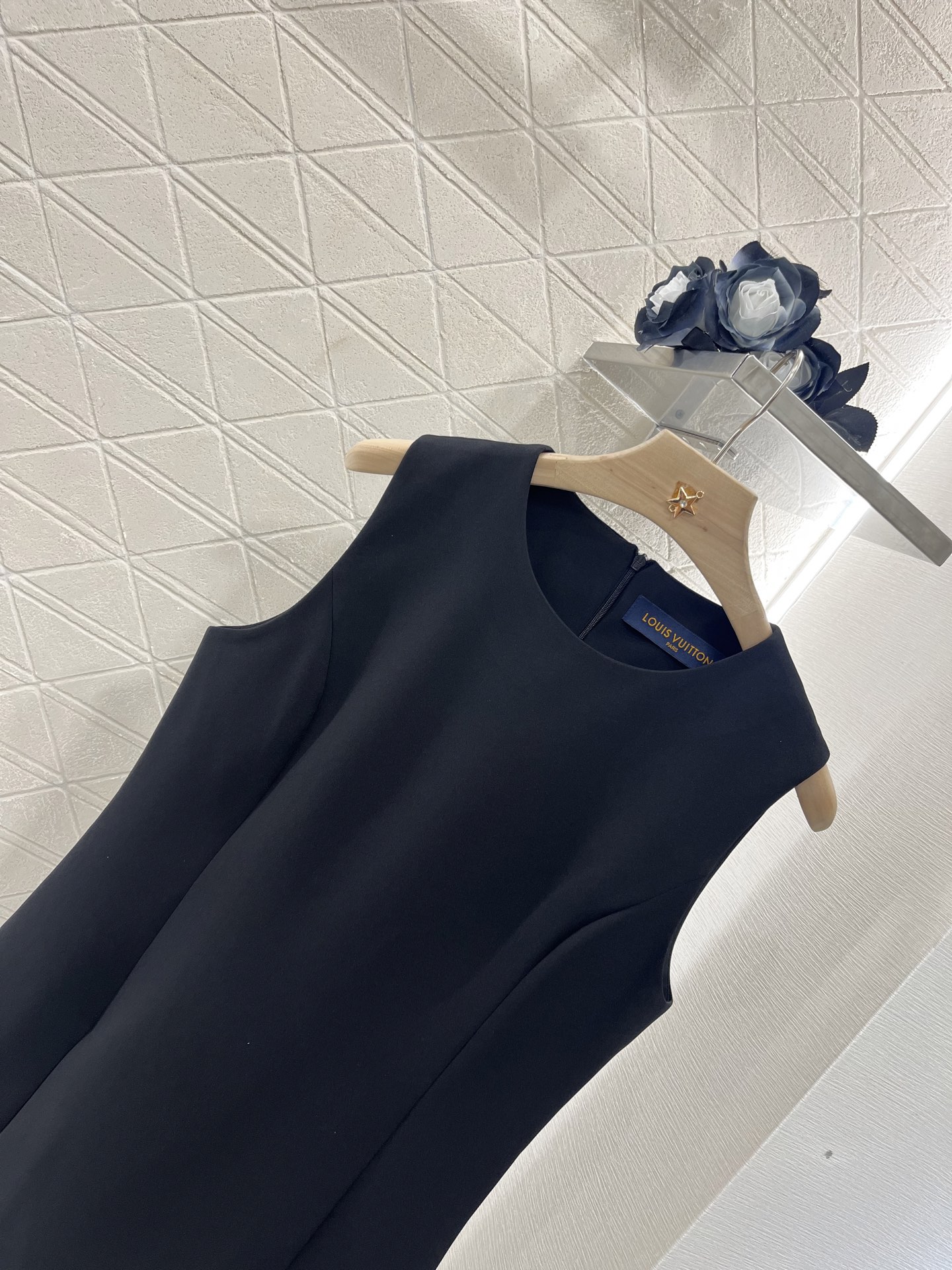 ♥Louis Vuutto*♥2025新品上架
    拼接醋酸连衣裙
定制YB进口醋酸材质 质感光泽 