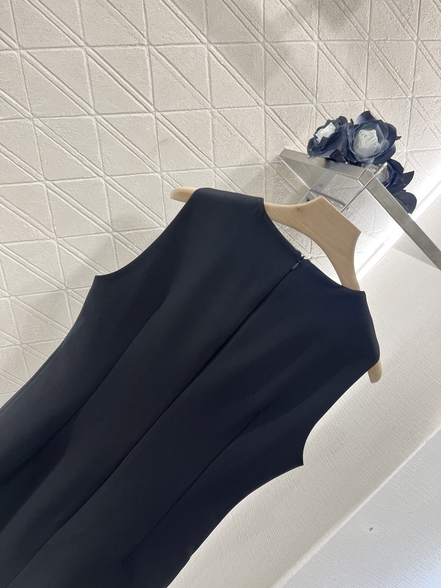 ♥Louis Vuutto*♥2025新品上架
    拼接醋酸连衣裙
定制YB进口醋酸材质 质感光泽 