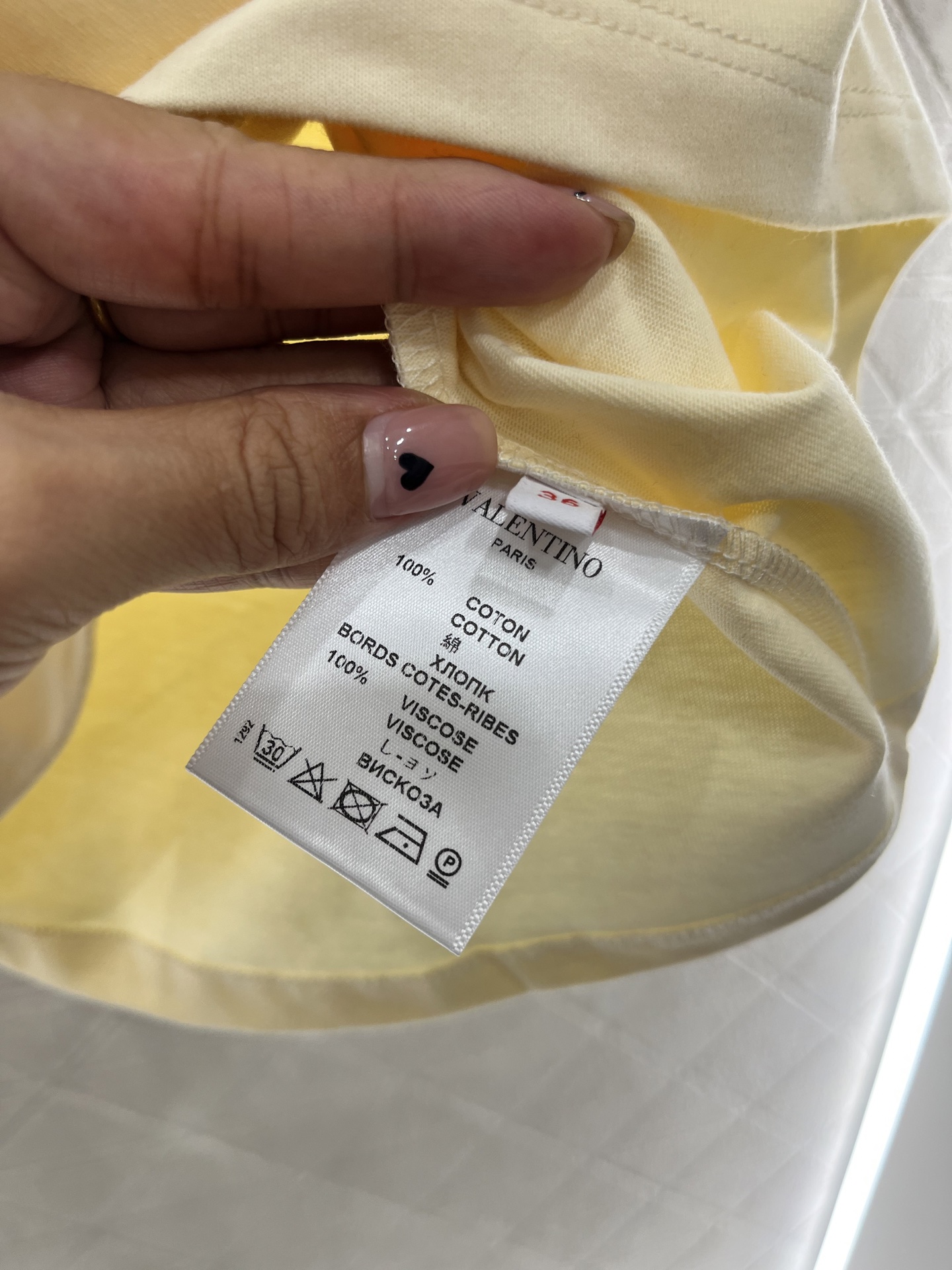 ♥Valentin*♥2025新品上架
     圆领插肩字母𝑇𝑒𝑒
定制YB原生全棉材质 透气舒适 质