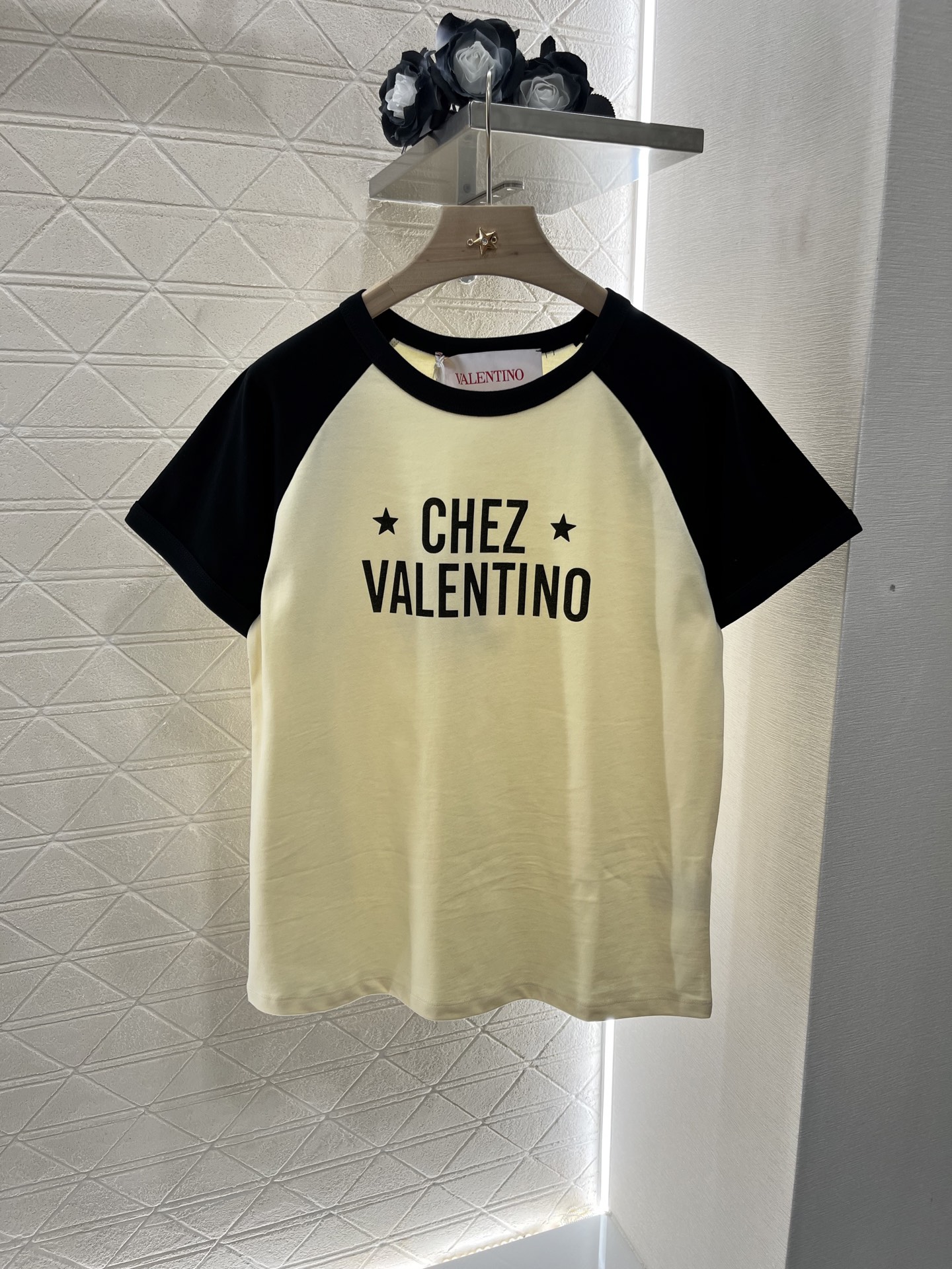 ♥Valentin*♥2025新品上架
     圆领插肩字母𝑇𝑒𝑒
定制YB原生全棉材质 透气舒适 质