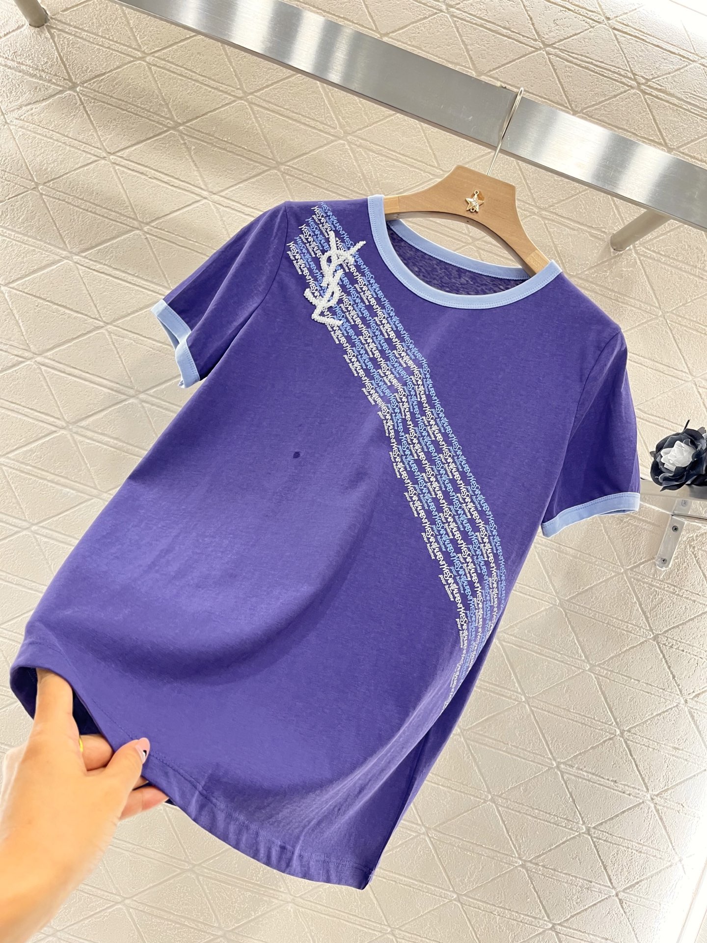 ♥Saint Lauren*♥2025新品上架
      烫钻印花𝑇𝑒𝑒
定制YB全棉麻材质 透气舒适