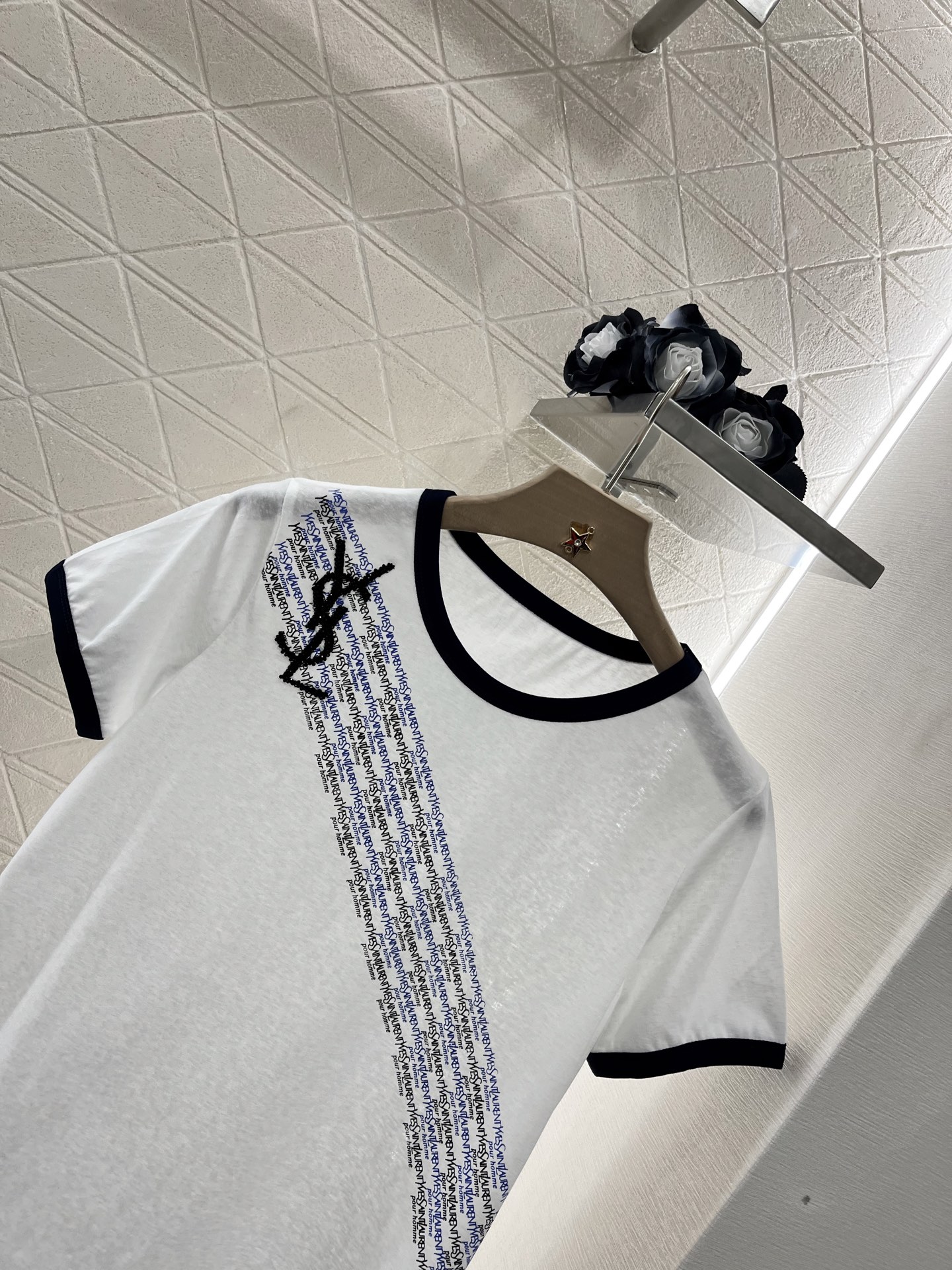 ♥Saint Lauren*♥2025新品上架
      烫钻印花𝑇𝑒𝑒
定制YB全棉麻材质 透气舒适