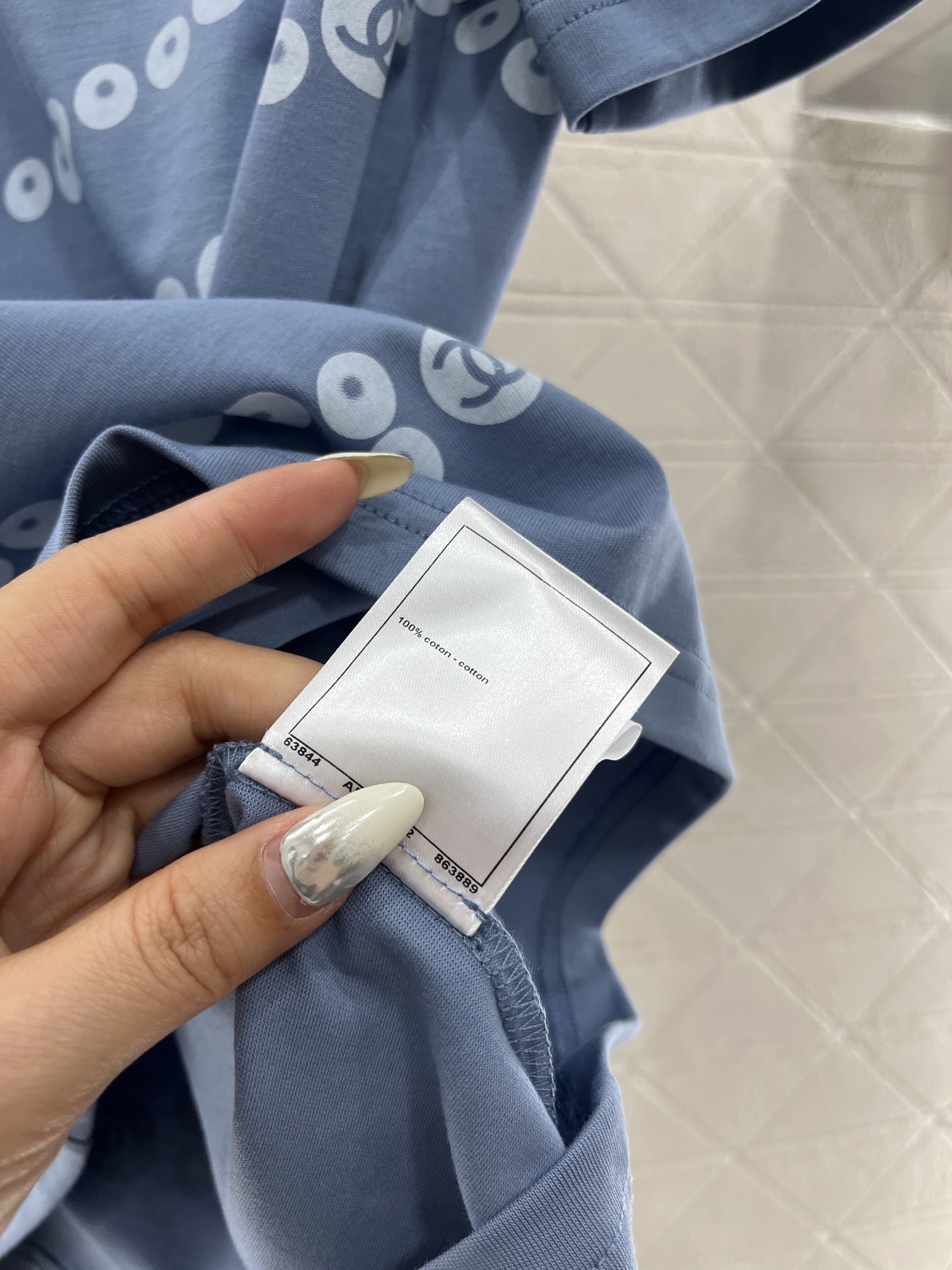 ♥Chane*♥2025新品上架
    印花珍珠链条𝑇𝑒𝑒
定制YB原生全棉材质 透气舒适 质感十足 