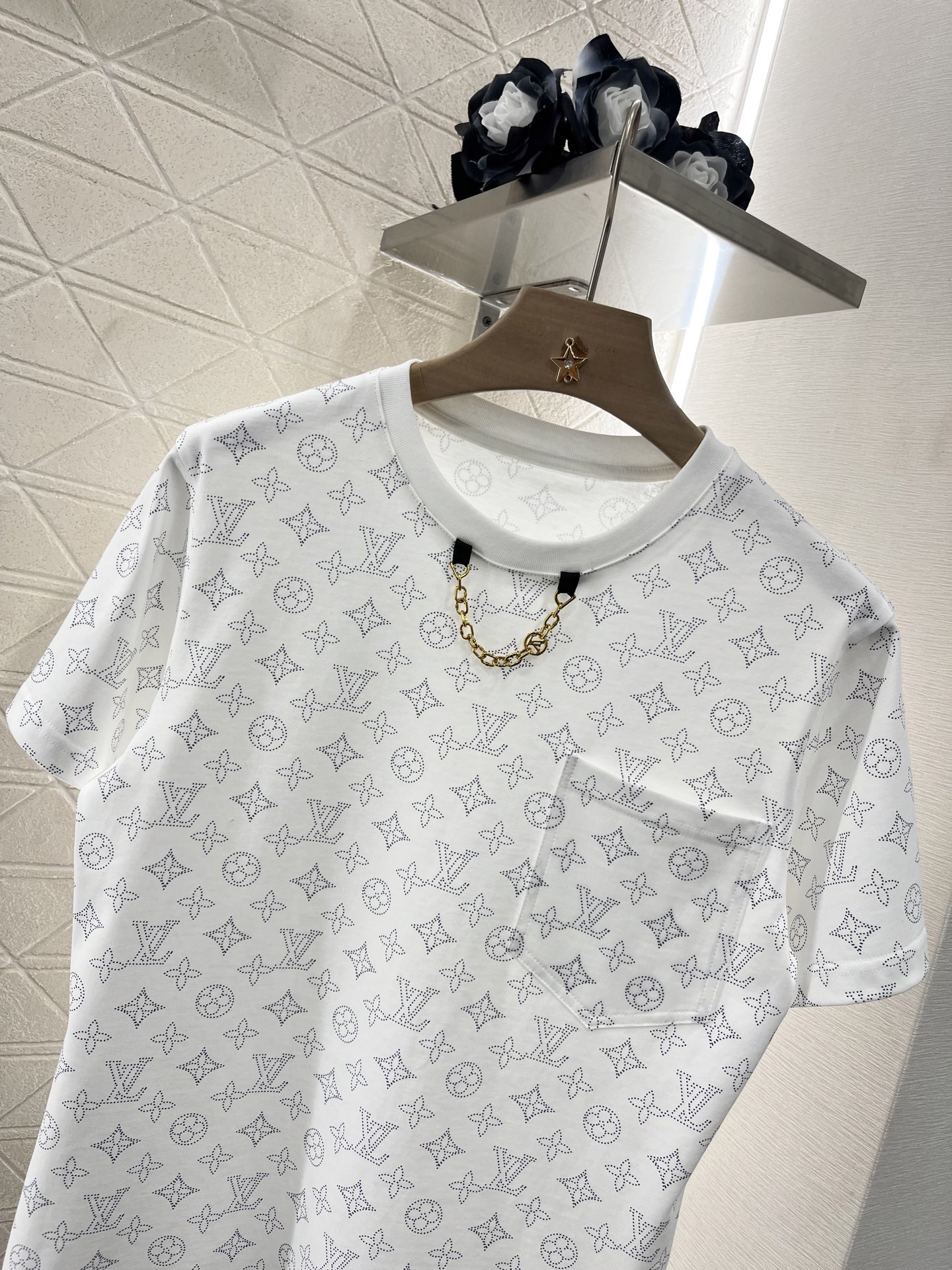 ♥Louis Vuitto*♥2025新品上架
      印花蕾丝链条𝑇𝑒𝑒
定制YB原生全棉材质 透
