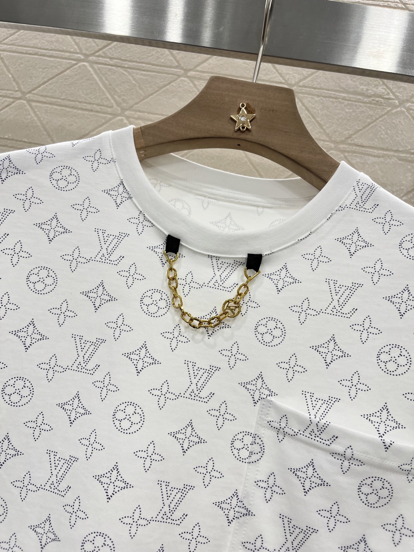 ♥Louis Vuitto*♥2025新品上架
      印花蕾丝链条𝑇𝑒𝑒
定制YB原生全棉材质 透