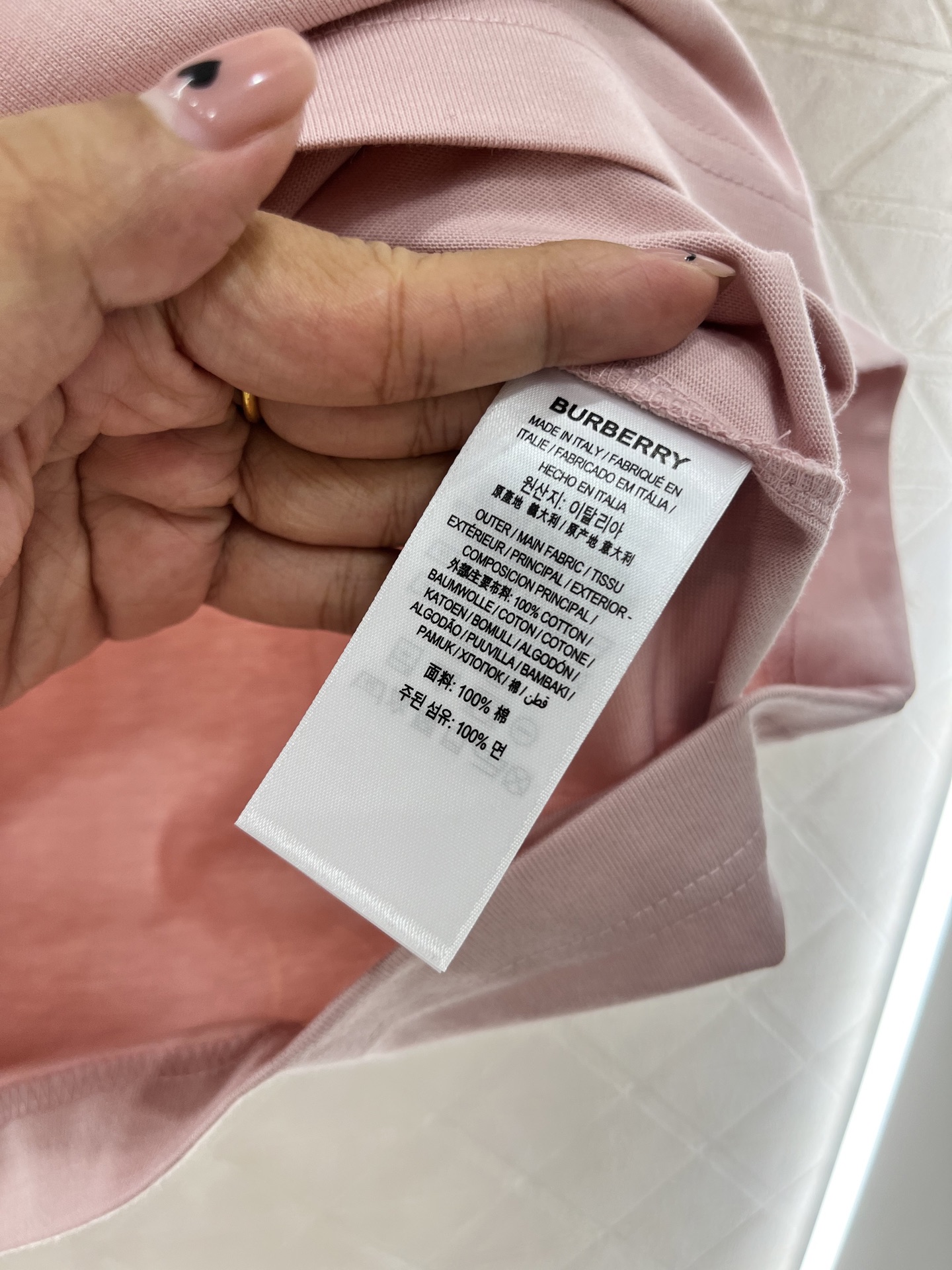 ♥BURBERR*♥2025新品上架
     圆领刺绣战马𝑇𝑒𝑒
定制YB原生全棉材质 透气舒适 质感