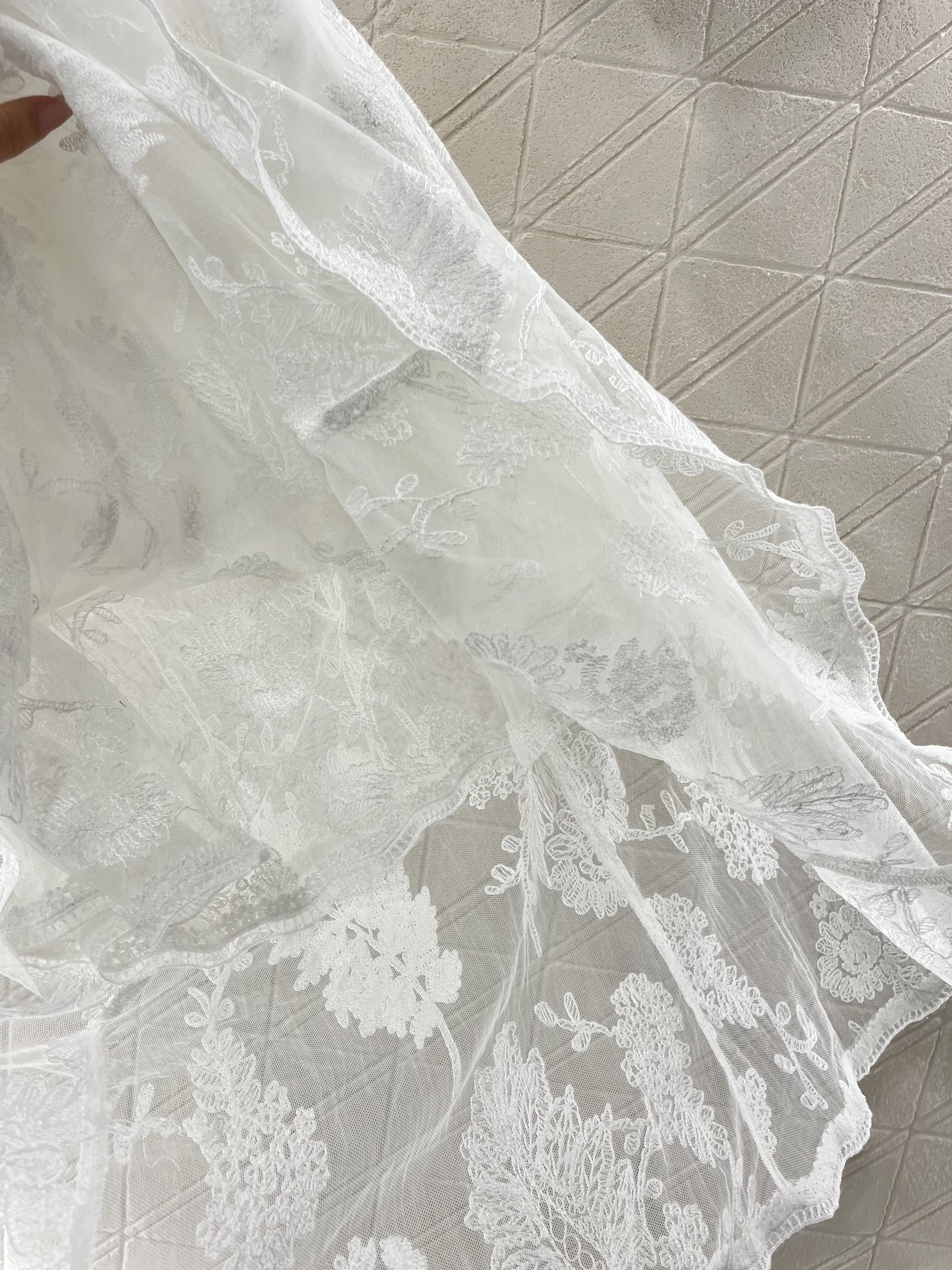 ♥Ermanno scervin*♥2025新品上架
    重工水溶蕾丝三层半裙
定制YB进口绵绸材质